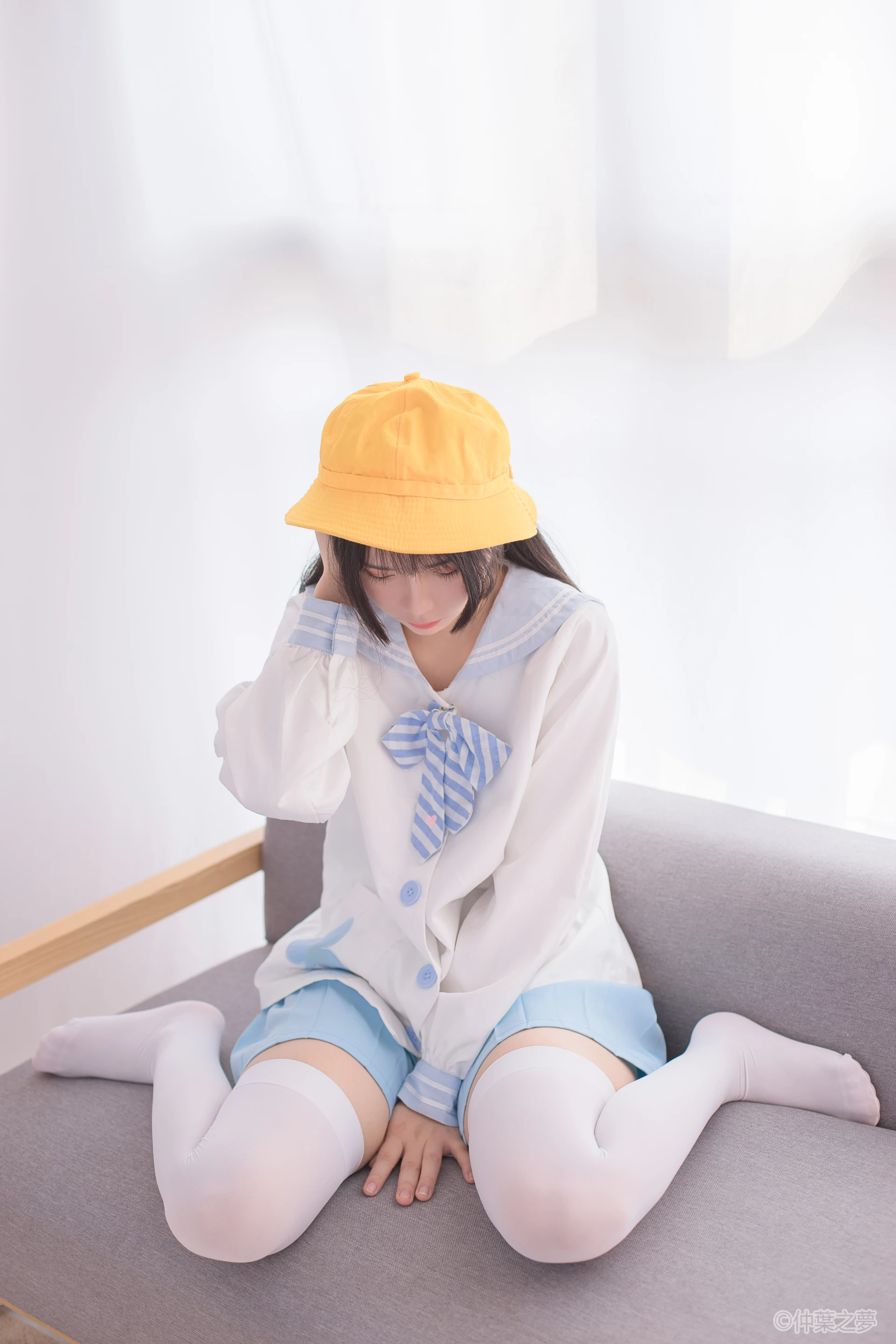 轻兰映画 SPL.008 [98P-783M]白丝, 美腿, 美足, 轻兰映画