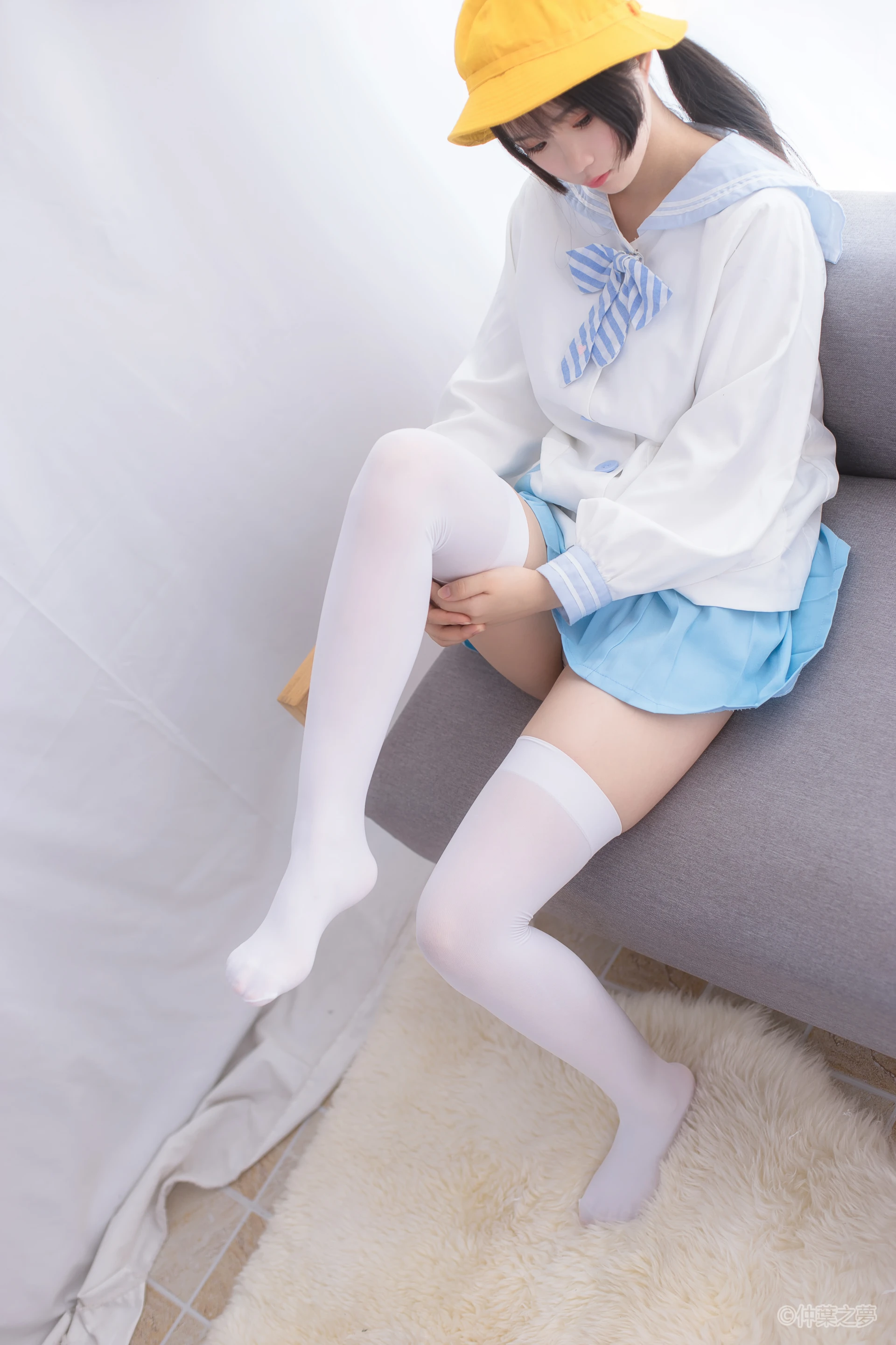 轻兰映画 SPL.008 [98P-783M]白丝, 美腿, 美足, 轻兰映画