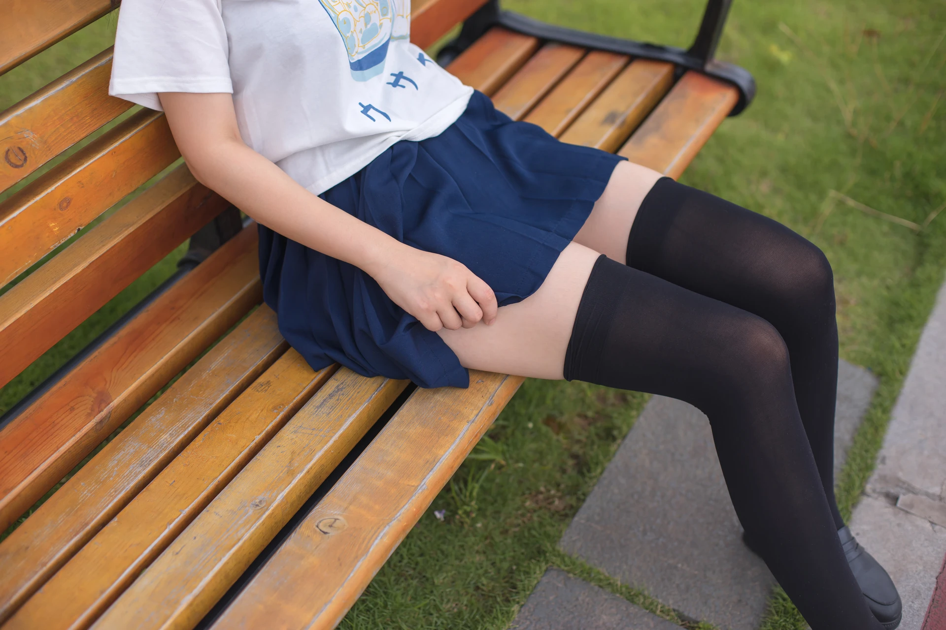 轻兰映画 SPL.005 [124P-912M]白丝, 美腿, 美足, 轻兰映画, 黑丝