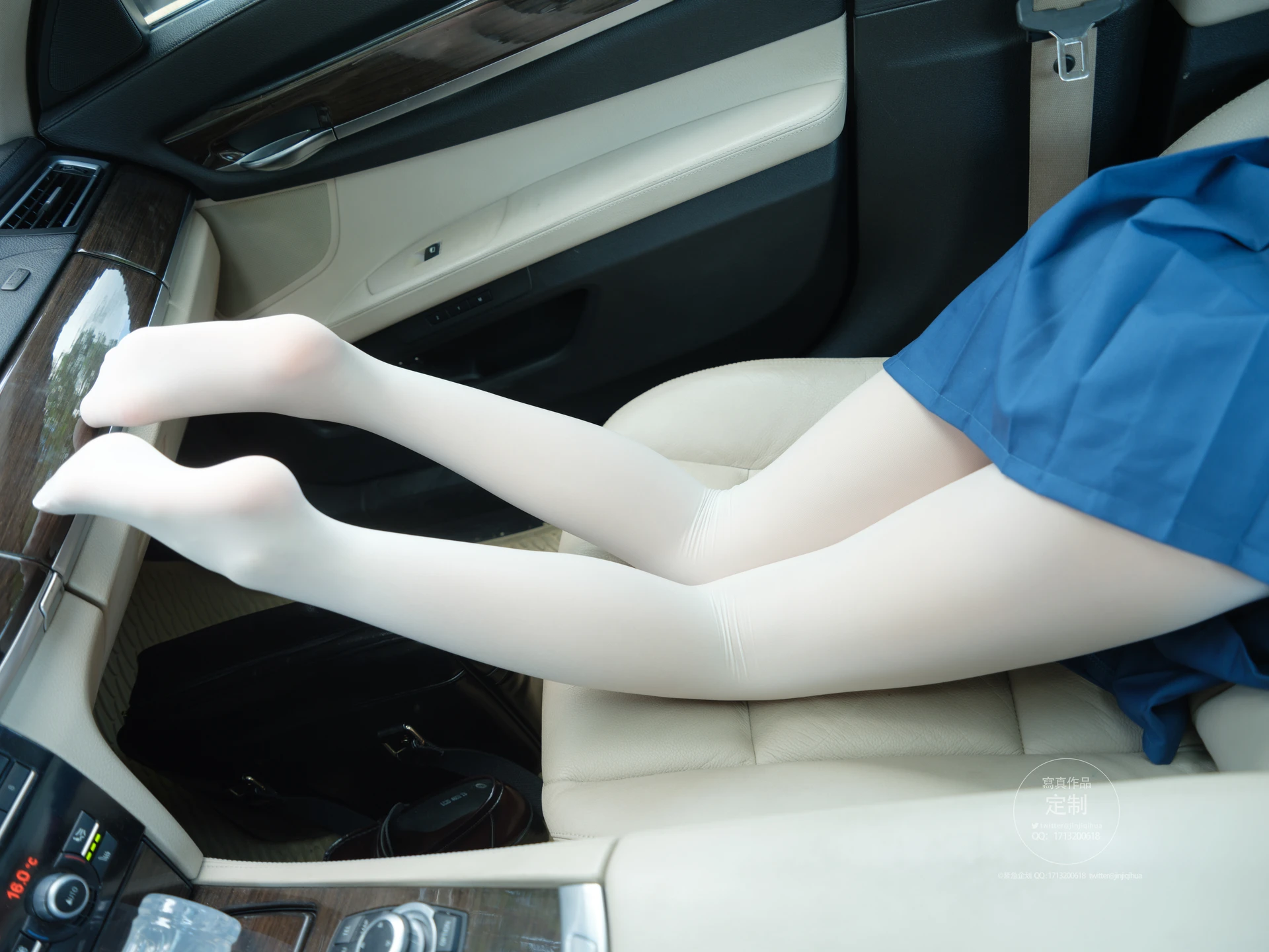 紧急企划 VOL.023 一只喵喵梓 一亿像素 车内双马尾白丝JK制服 [88P1V-4.04GB]JK制服, 一只喵喵梓, 双马尾, 白丝, 紧急企划