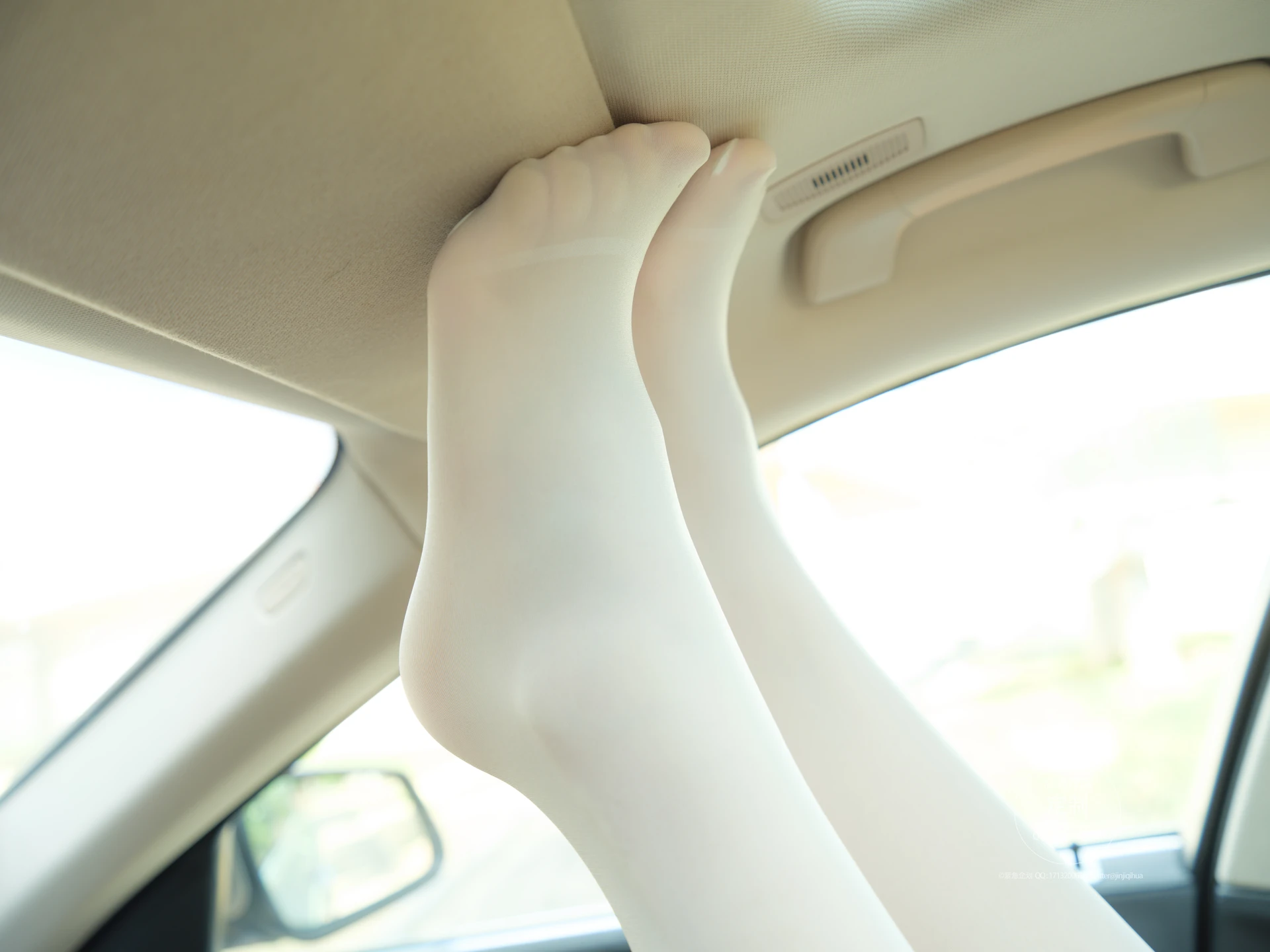 紧急企划 VOL.023 一只喵喵梓 一亿像素 车内双马尾白丝JK制服 [88P1V-4.04GB]JK制服, 一只喵喵梓, 双马尾, 白丝, 紧急企划