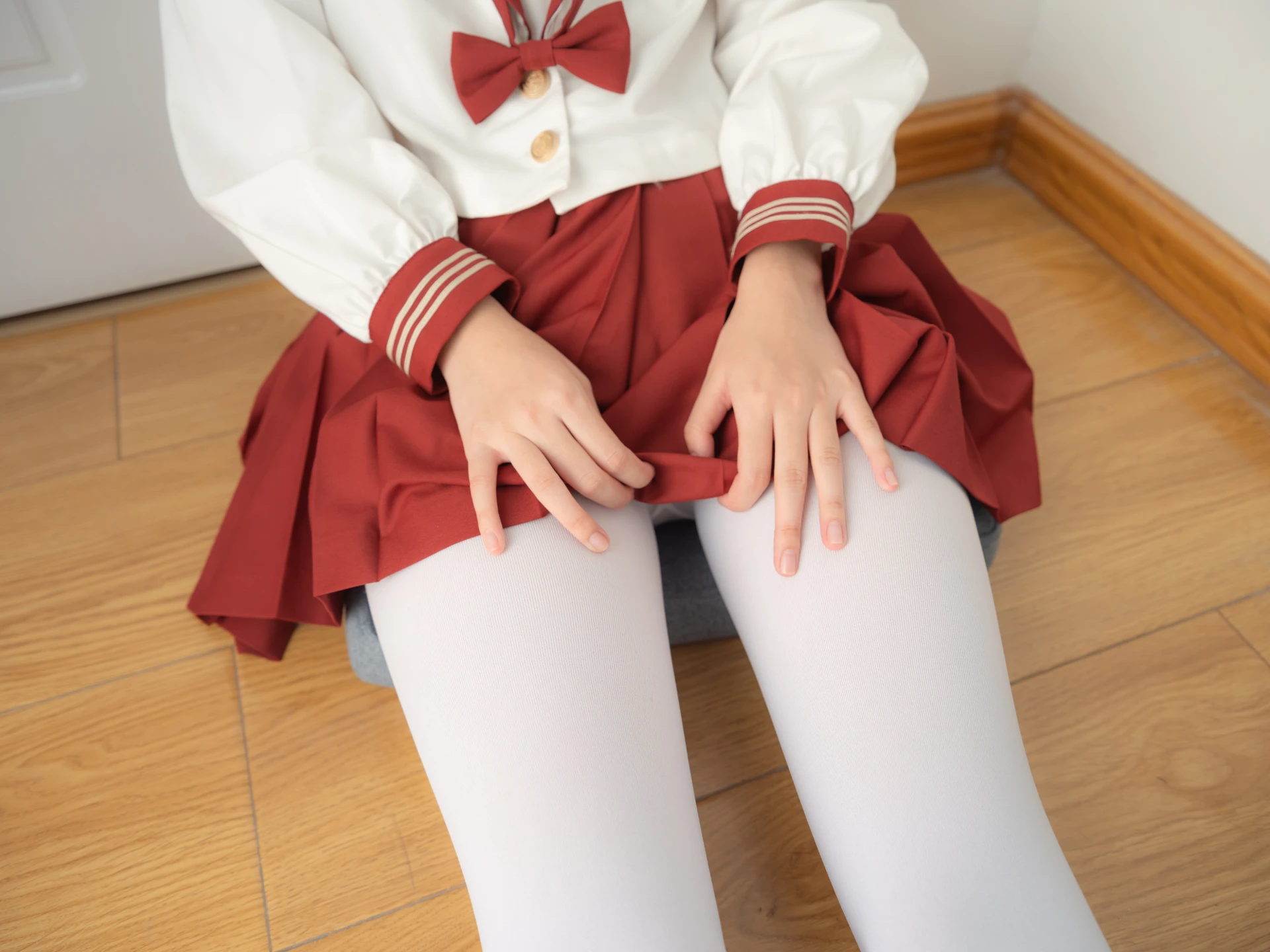 紧急企划 内部-015 一只喵喵梓 白丝肉丝JK制服 [90P1V-5.16GB]JK制服, 一只喵喵梓, 白丝, 紧急企划, 美腿, 美足, 肉丝