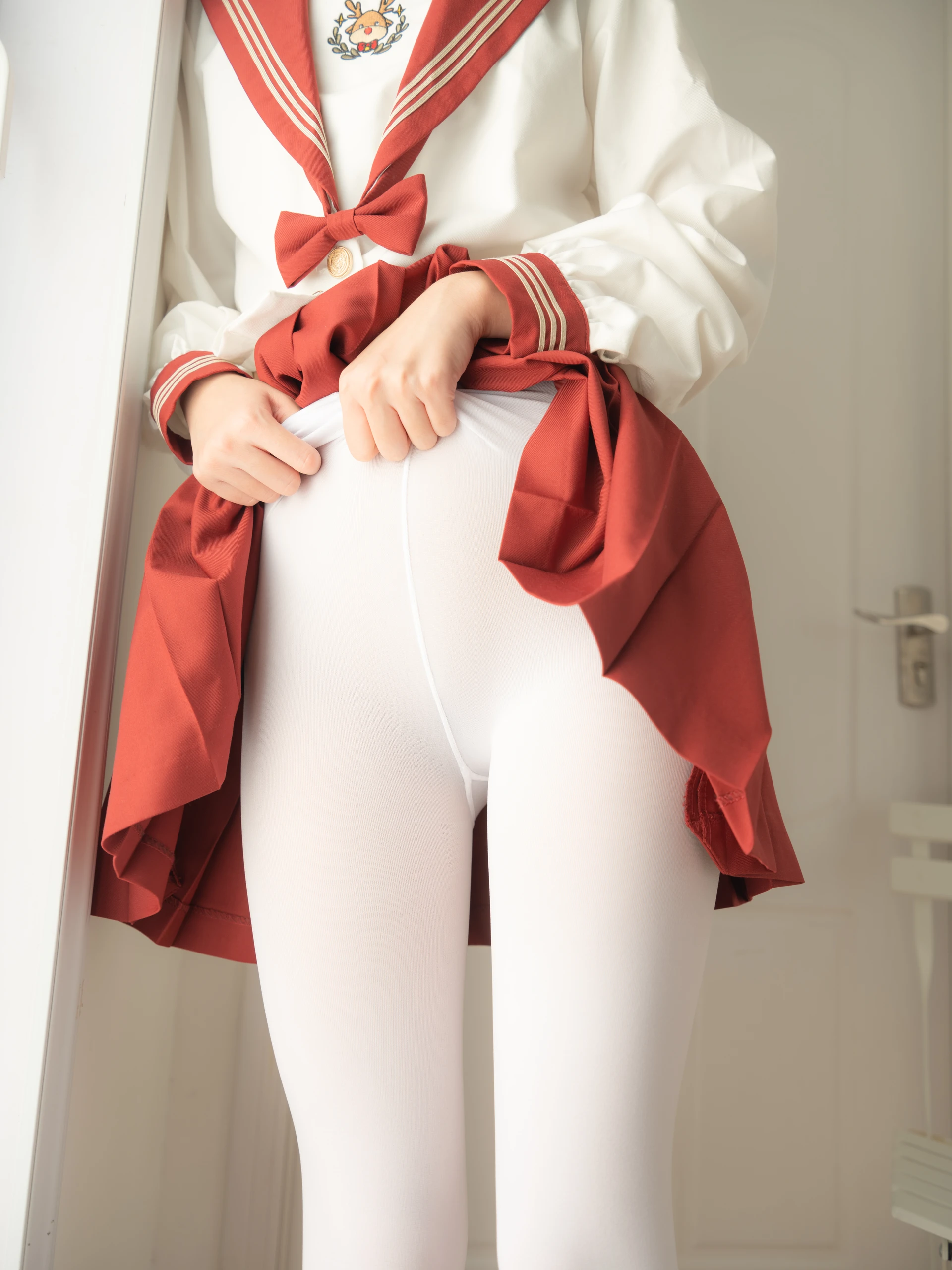 紧急企划 内部-015 一只喵喵梓 白丝肉丝JK制服 [90P1V-5.16GB]JK制服, 一只喵喵梓, 白丝, 紧急企划, 美腿, 美足, 肉丝