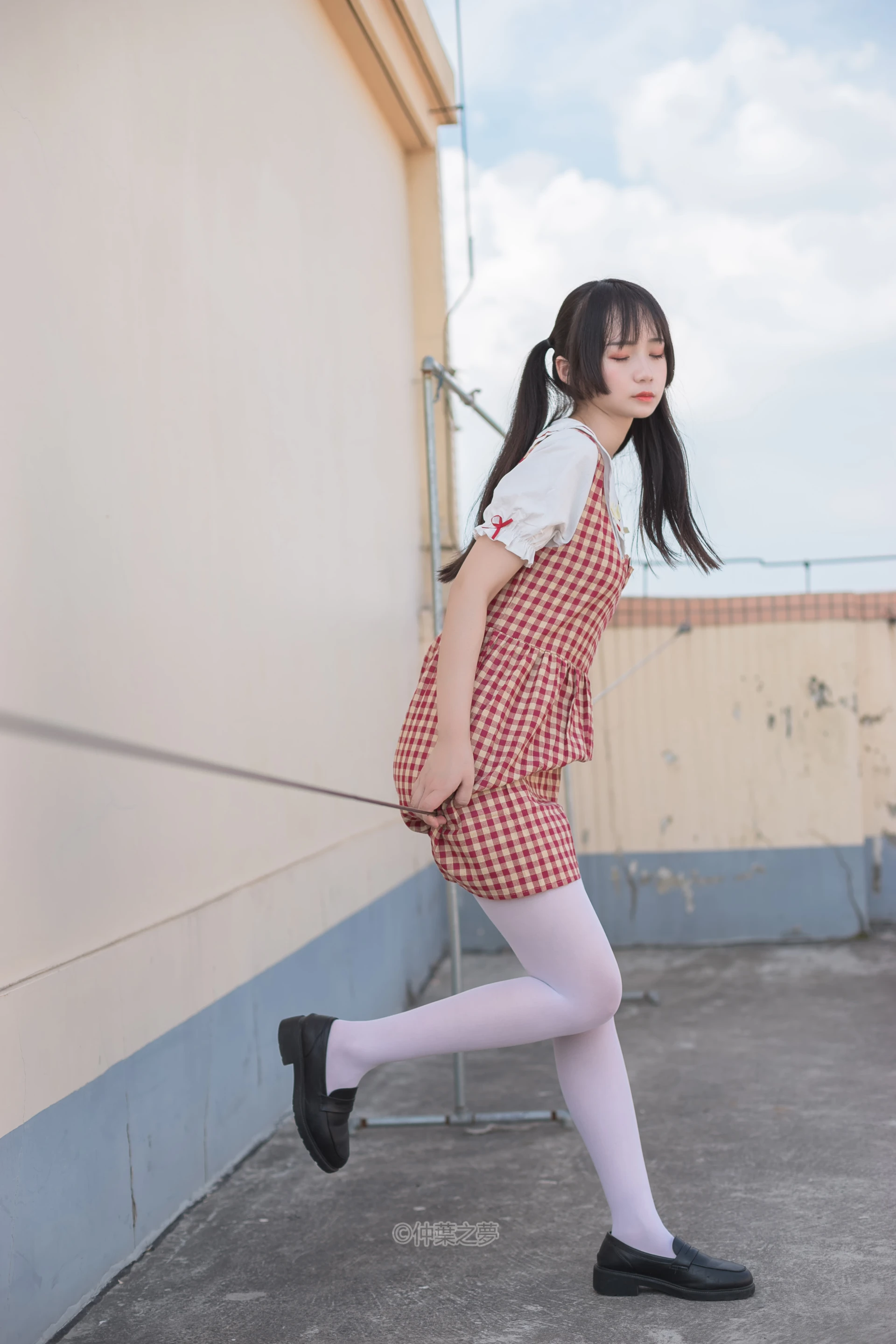 轻兰映画 SPL.009 [93P-214M]可爱, 白丝, 美腿, 轻兰映画