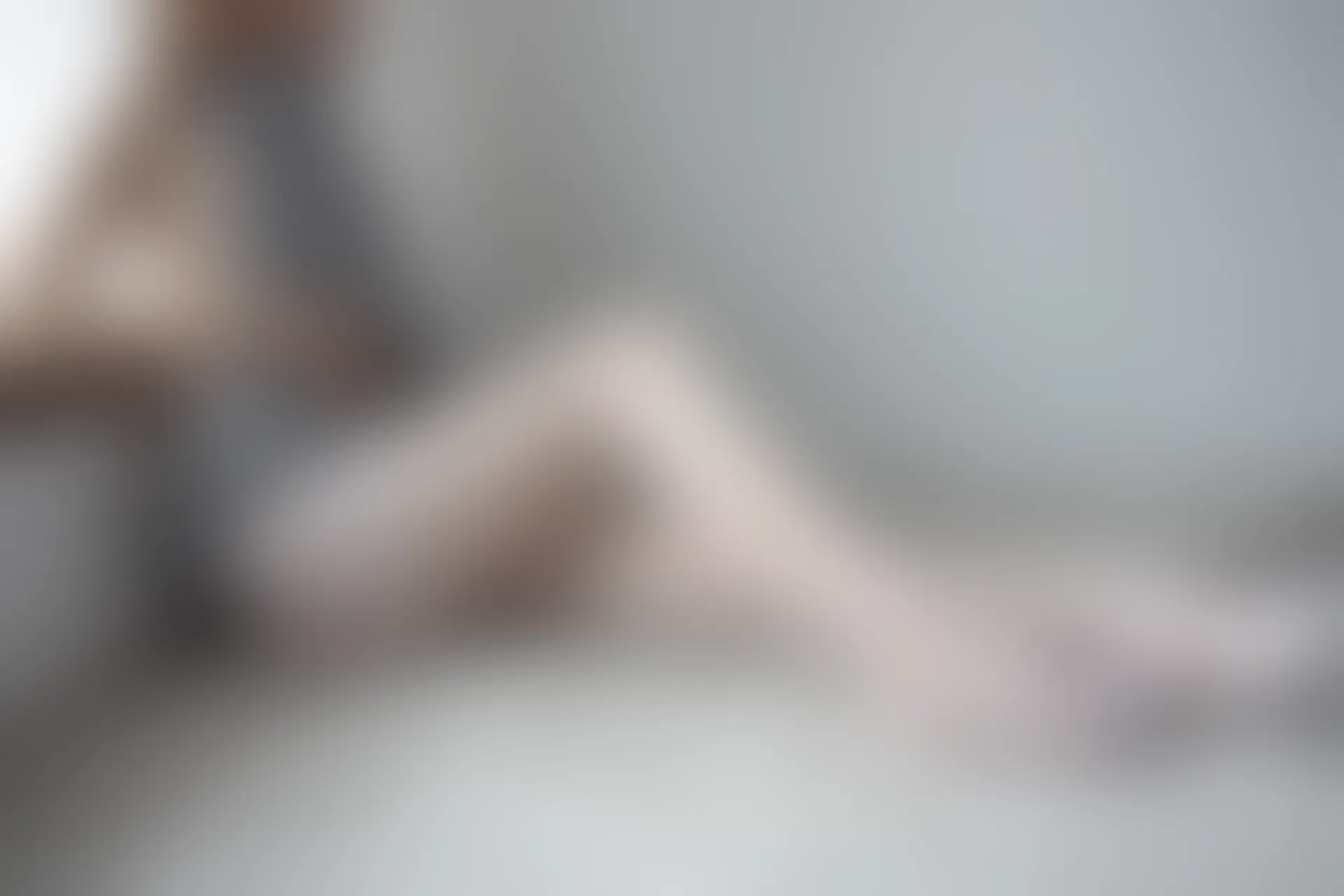 森萝财团 X-062 [100P1V-2.44G]森萝财团, 白丝, 美腿, 美足, 露背毛衣