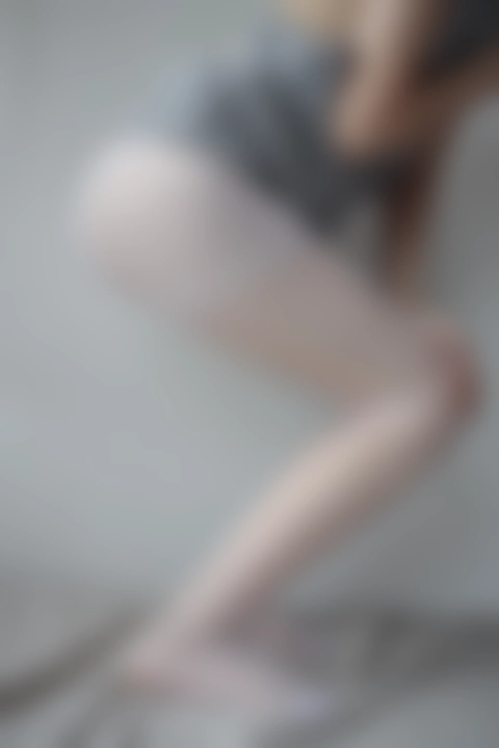 森萝财团 X-062 [100P1V-2.44G]森萝财团, 白丝, 美腿, 美足, 露背毛衣