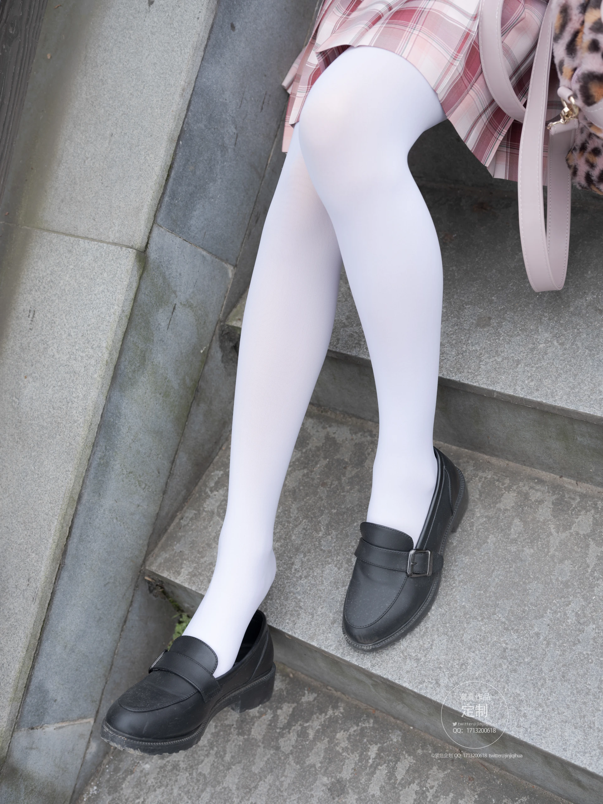 紧急企划 Y-002 [108P-1.63G] 咦咿yiyiyiyiyi 白丝JK制服 户外车内JK, 咦咿yiyiyiyiyi, 白丝, 紧急企划, 美腿, 美足