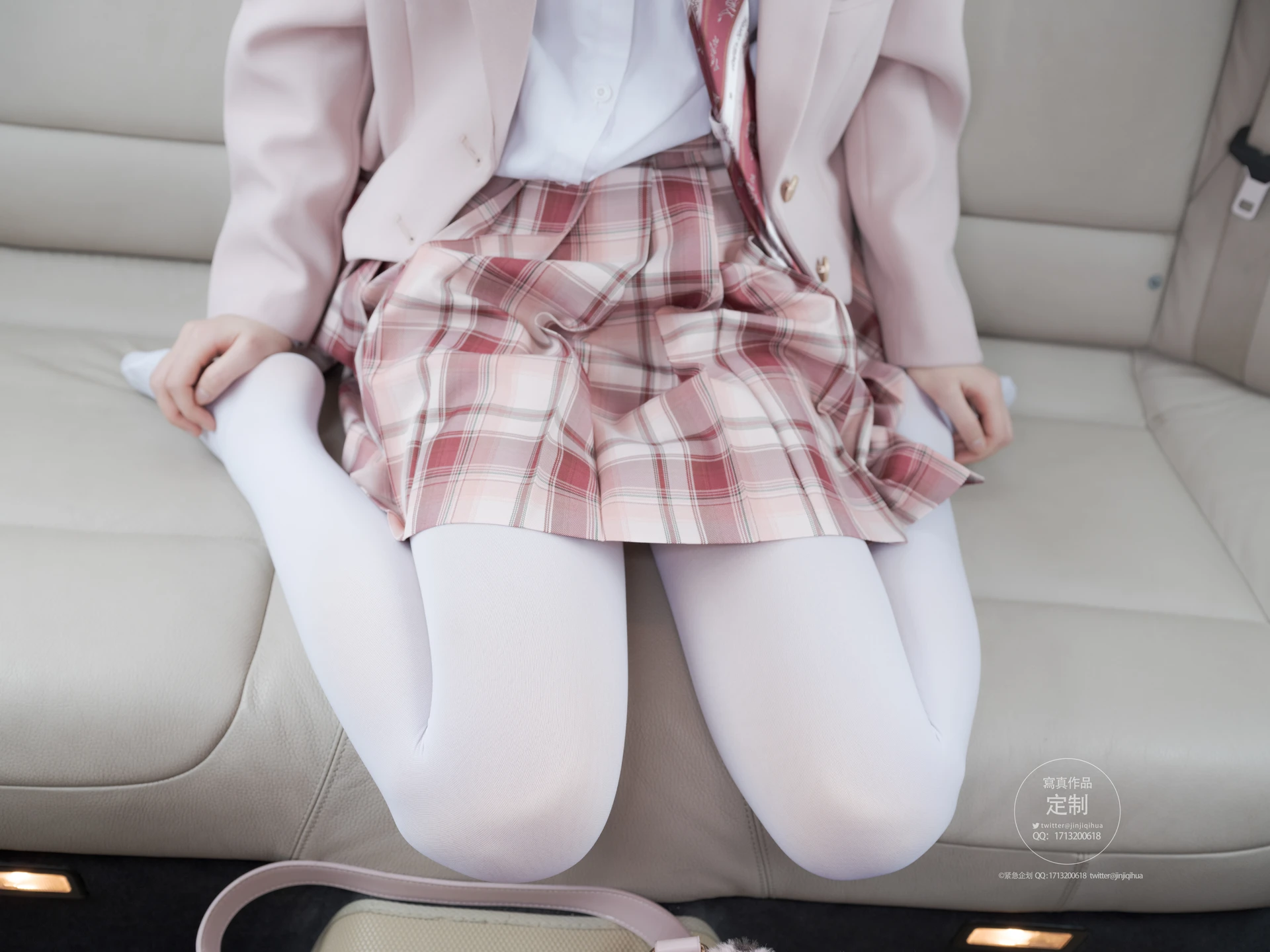 紧急企划 Y-002 [108P-1.63G] 咦咿yiyiyiyiyi 白丝JK制服 户外车内JK, 咦咿yiyiyiyiyi, 白丝, 紧急企划, 美腿, 美足