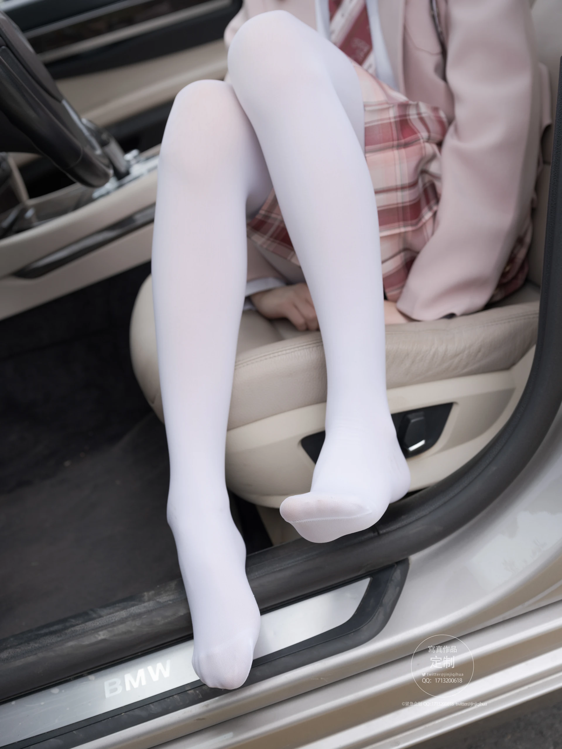 紧急企划 Y-002 [108P-1.63G] 咦咿yiyiyiyiyi 白丝JK制服 户外车内JK, 咦咿yiyiyiyiyi, 白丝, 紧急企划, 美腿, 美足