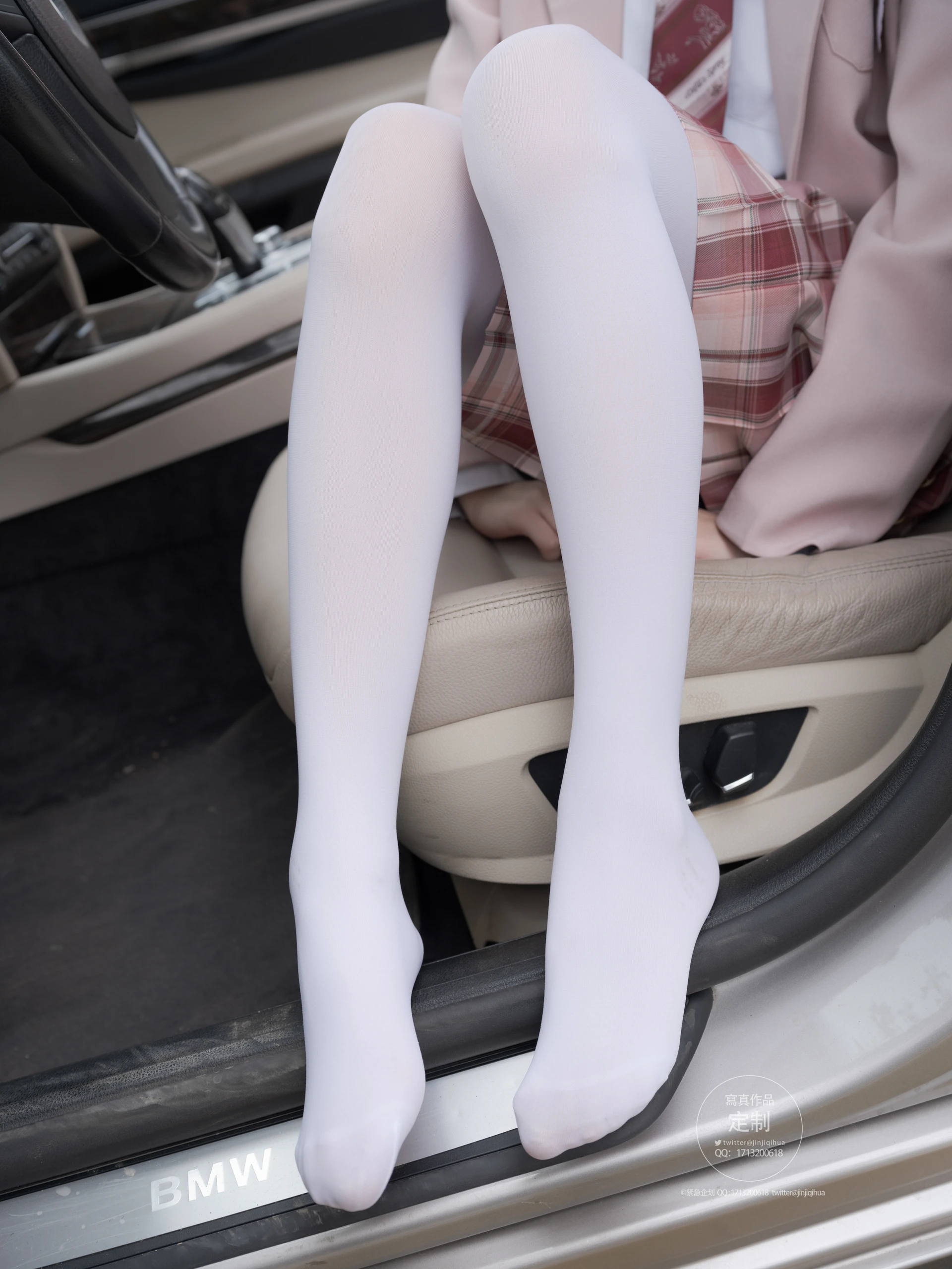 紧急企划 Y-002 [108P-1.63G] 咦咿yiyiyiyiyi 白丝JK制服 户外车内JK, 咦咿yiyiyiyiyi, 白丝, 紧急企划, 美腿, 美足