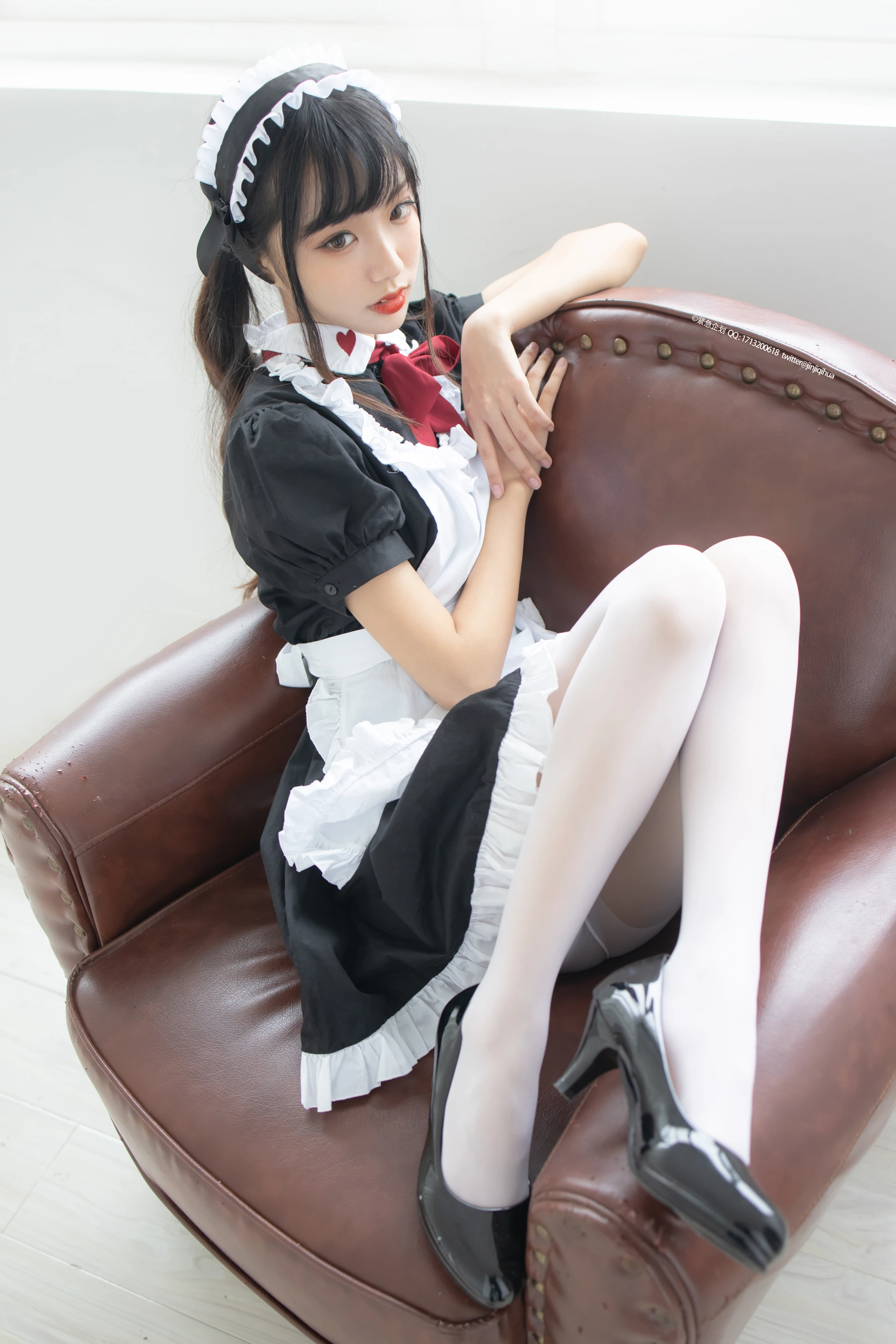 紧急企划 VOL.003 [74P1V-1.52G] 一只喵喵梓一只喵喵梓, 女仆, 女仆装, 白丝, 紧急企划, 美腿, 美足