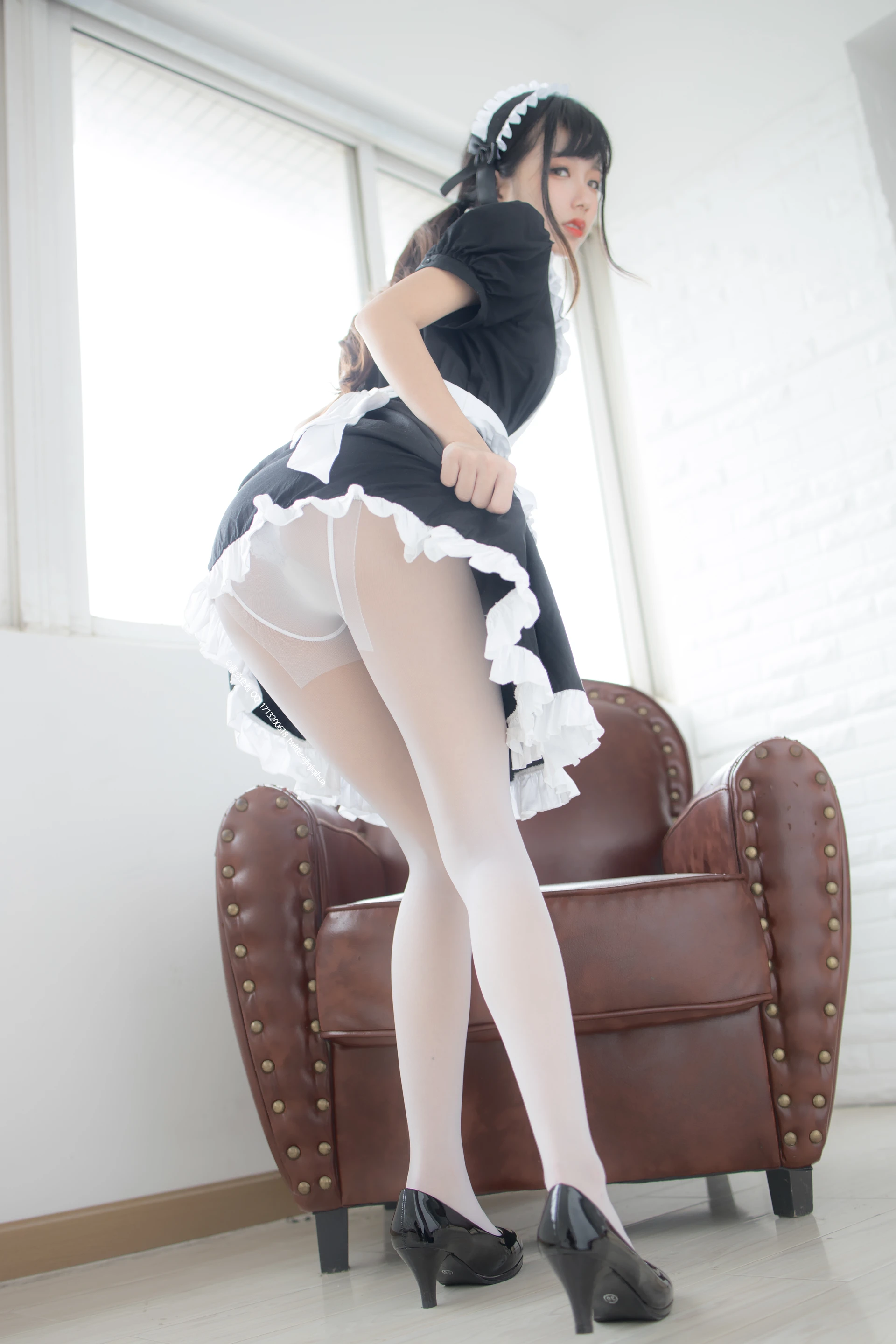 紧急企划 VOL.003 [74P1V-1.52G] 一只喵喵梓一只喵喵梓, 女仆, 女仆装, 白丝, 紧急企划, 美腿, 美足