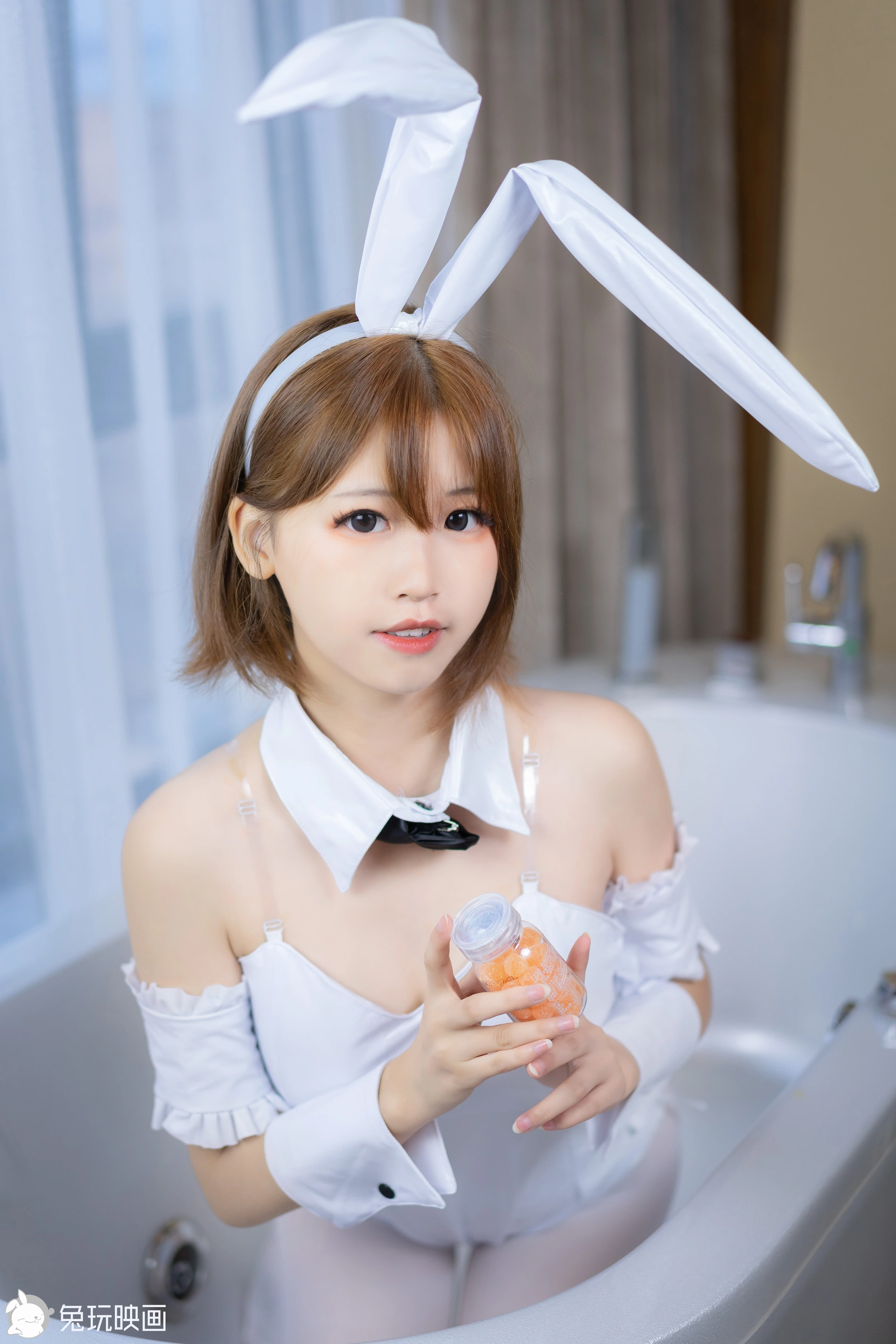 C20.002 白色兔女郎 [43P-328MB]