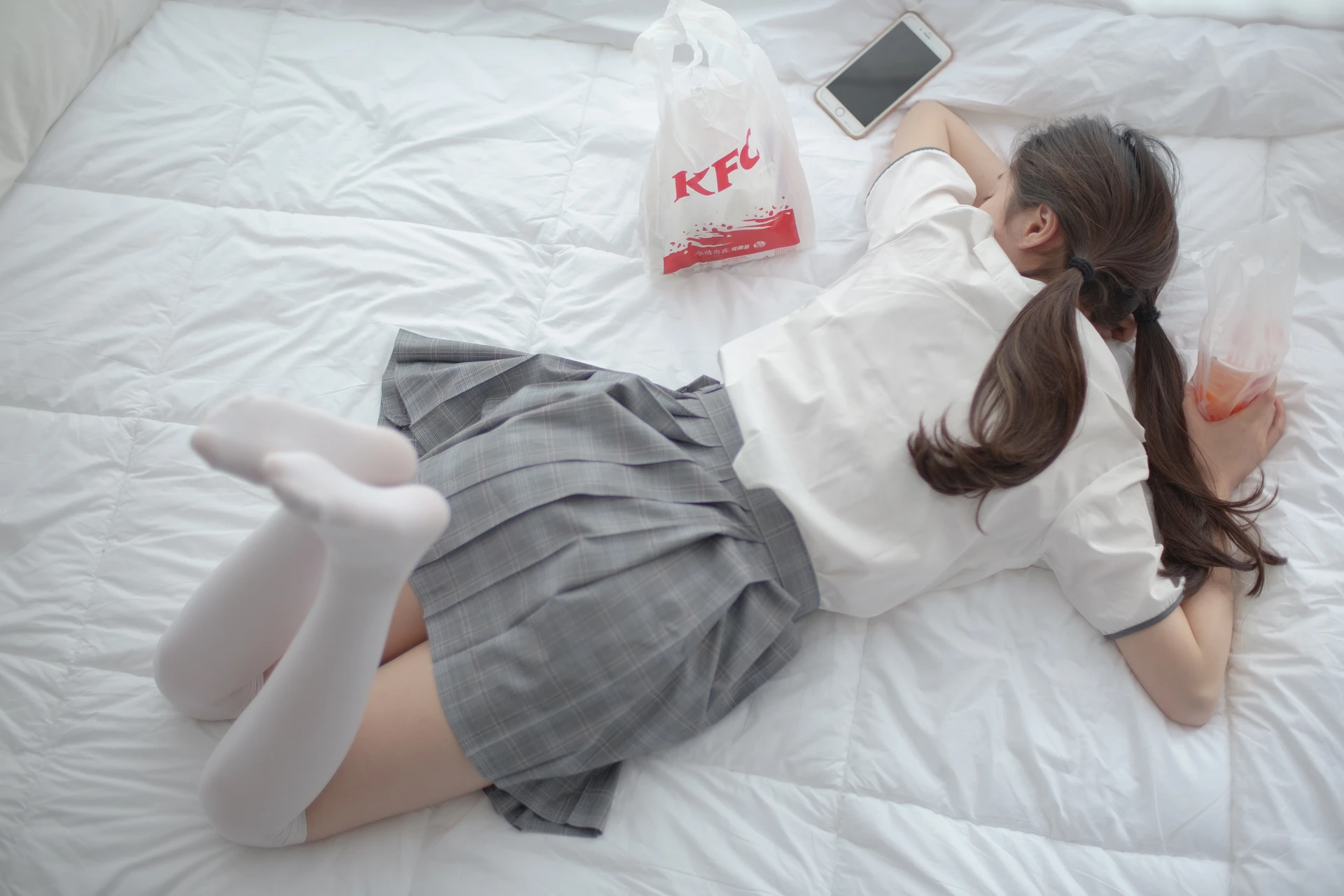 森萝财团 R15-009 [84P-390M]制服, 可爱, 学生装, 森萝财团, 白丝