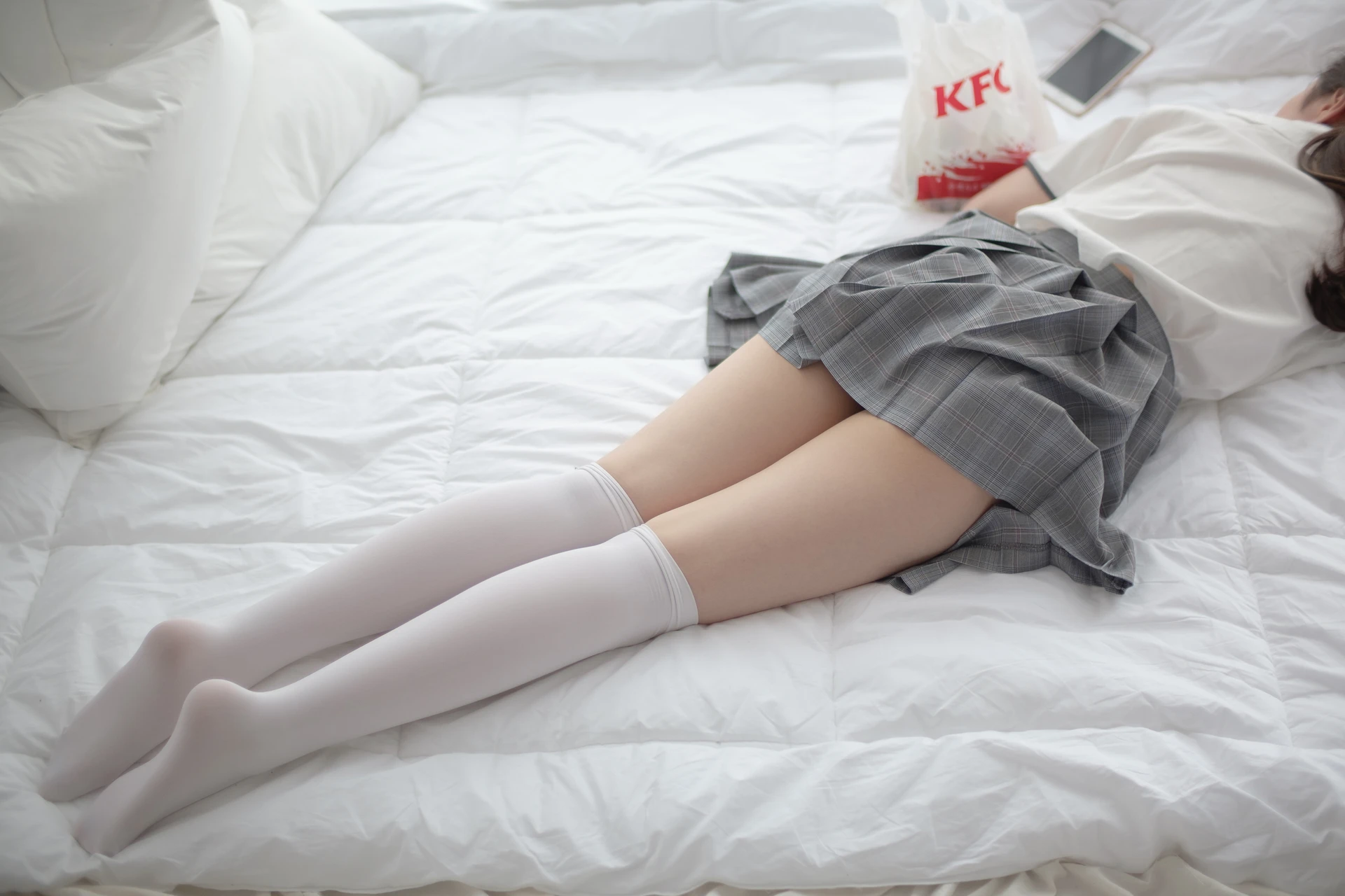 森萝财团 R15-009 [84P-390M]制服, 可爱, 学生装, 森萝财团, 白丝