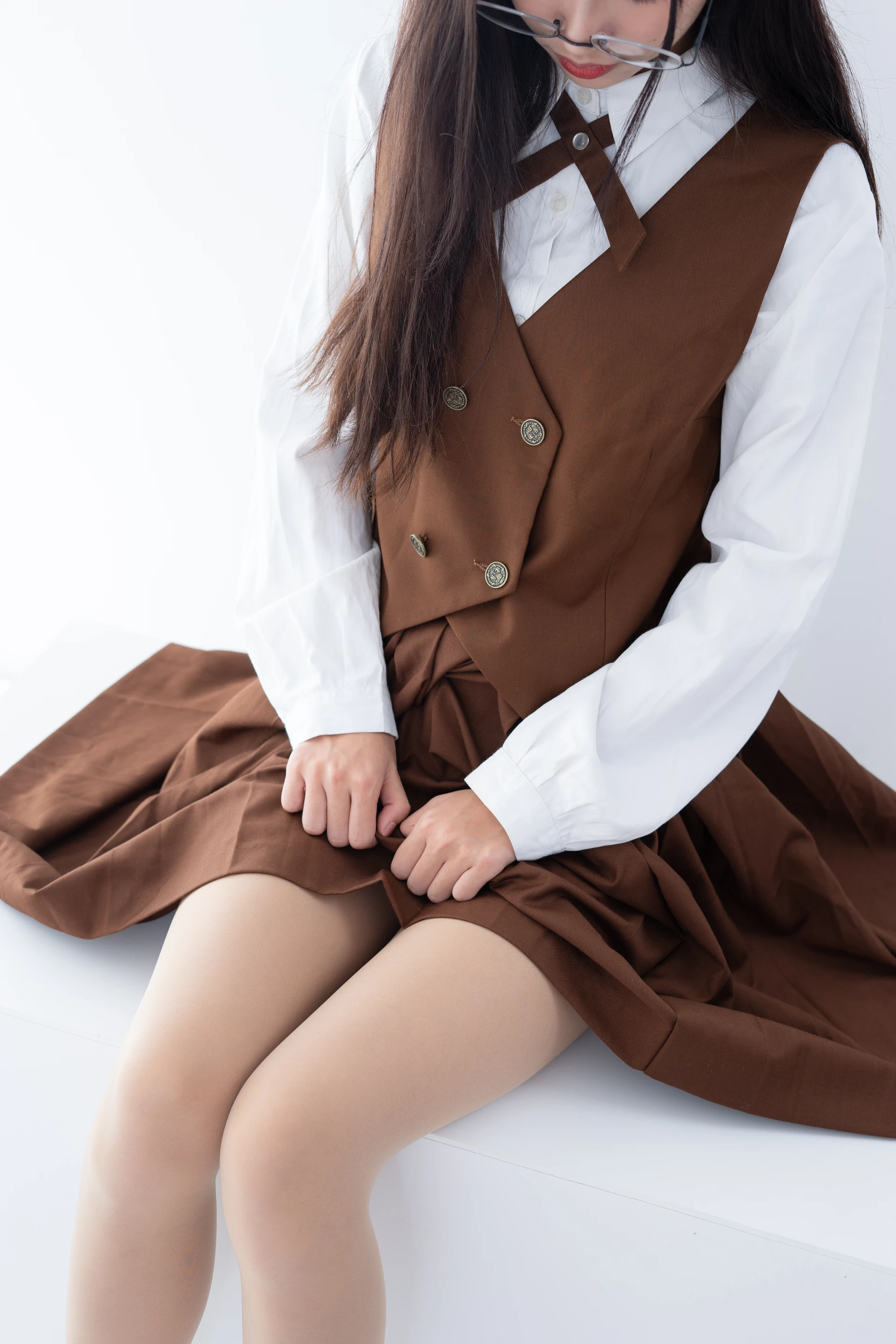 紧急企划 内部 一只喵喵梓 肉丝棕色JK裙 [48P1V-1.09GB]JK制服, 一只喵喵梓, 紧急企划, 美腿, 美足, 肉丝