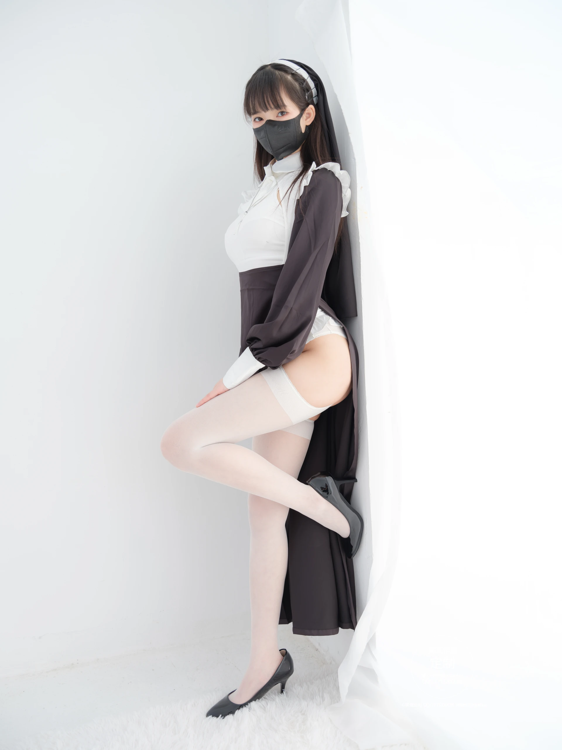 紧急企划 EX.012 见希w 白丝修女 [56P1V-1.87GB]修女, 白丝, 紧急企划, 美腿, 美足, 见希w