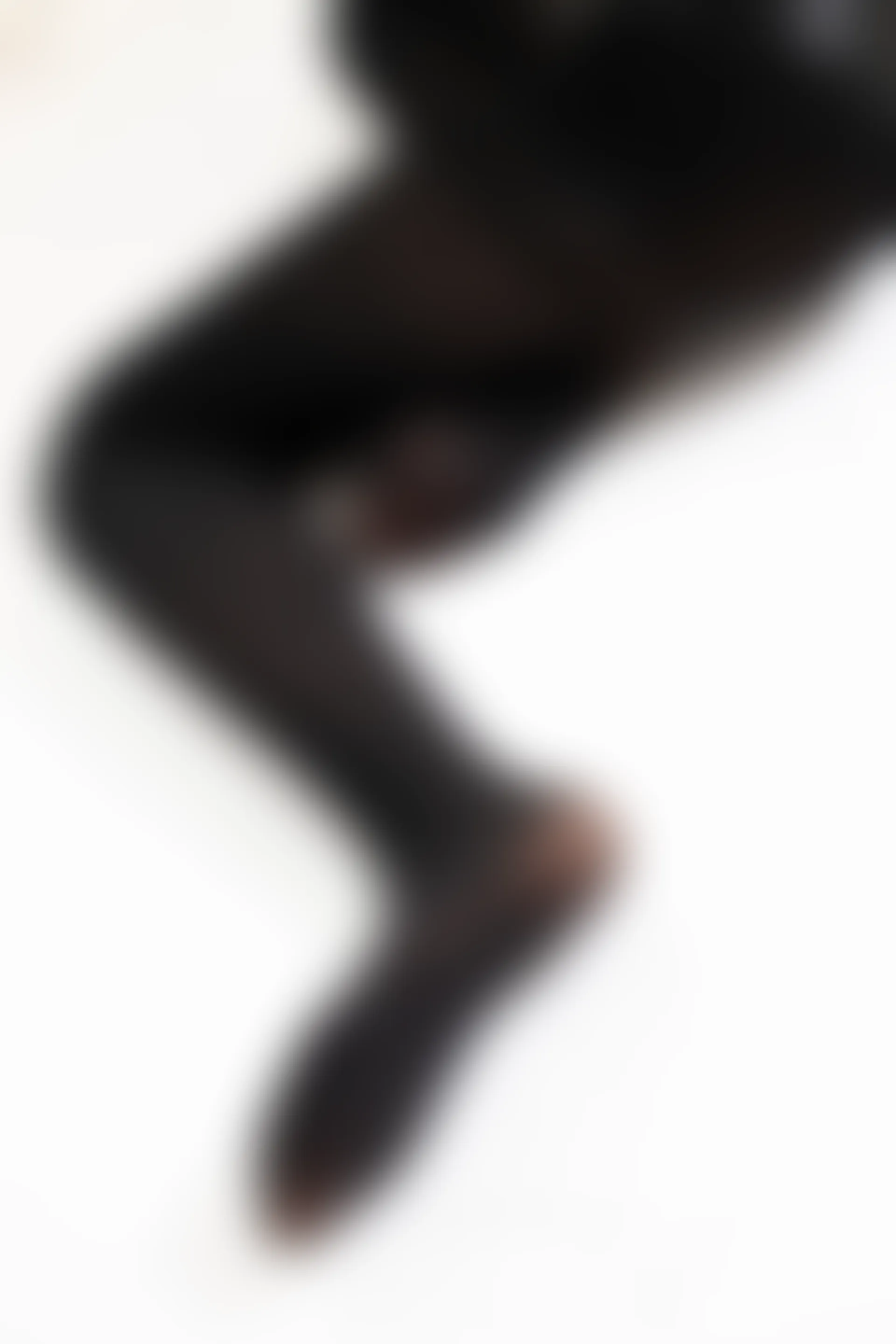 爱花写真 ALPHA-017 [217P-2.52G]—— 标签：森萝财团, 爱花写真, 美腿, 美足, 黑丝