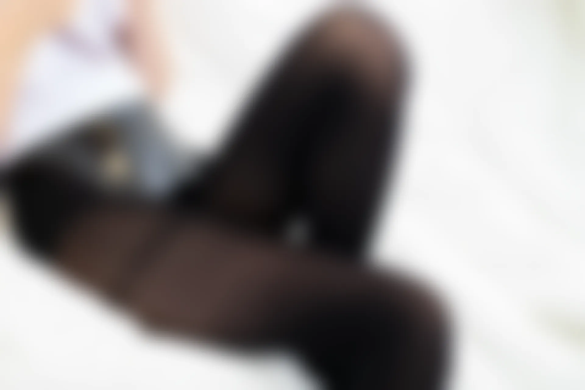 爱花写真 ALPHA-017 [217P-2.52G]—— 标签：森萝财团, 爱花写真, 美腿, 美足, 黑丝