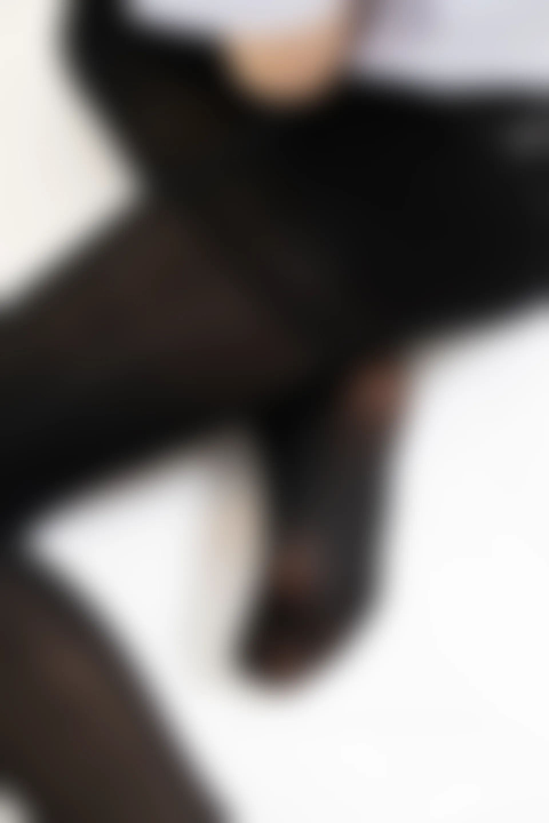 爱花写真 ALPHA-017 [217P-2.52G]—— 标签：森萝财团, 爱花写真, 美腿, 美足, 黑丝