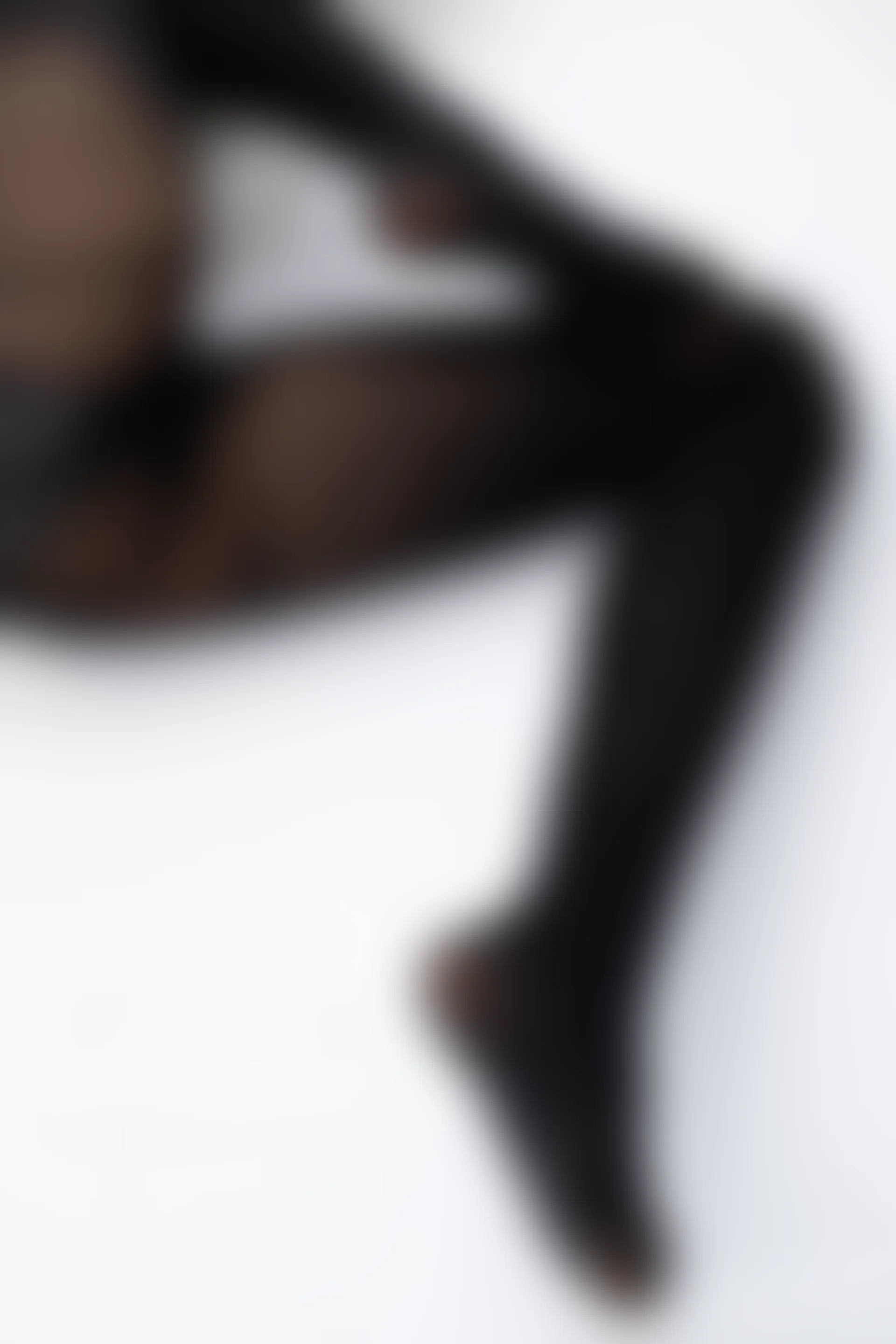 爱花写真 ALPHA-017 [217P-2.52G]—— 标签：森萝财团, 爱花写真, 美腿, 美足, 黑丝