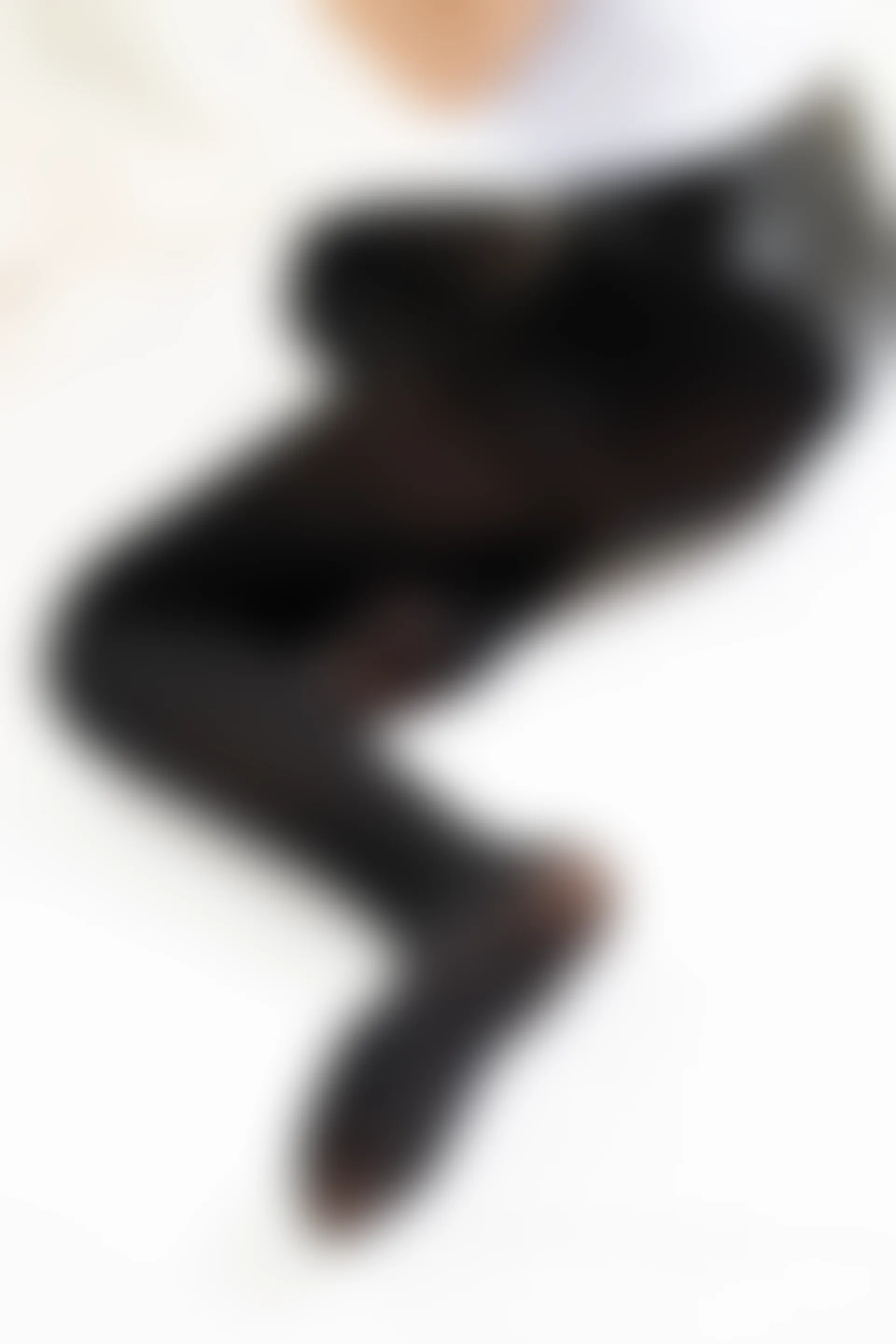 爱花写真 ALPHA-017 [217P-2.52G]—— 标签：森萝财团, 爱花写真, 美腿, 美足, 黑丝