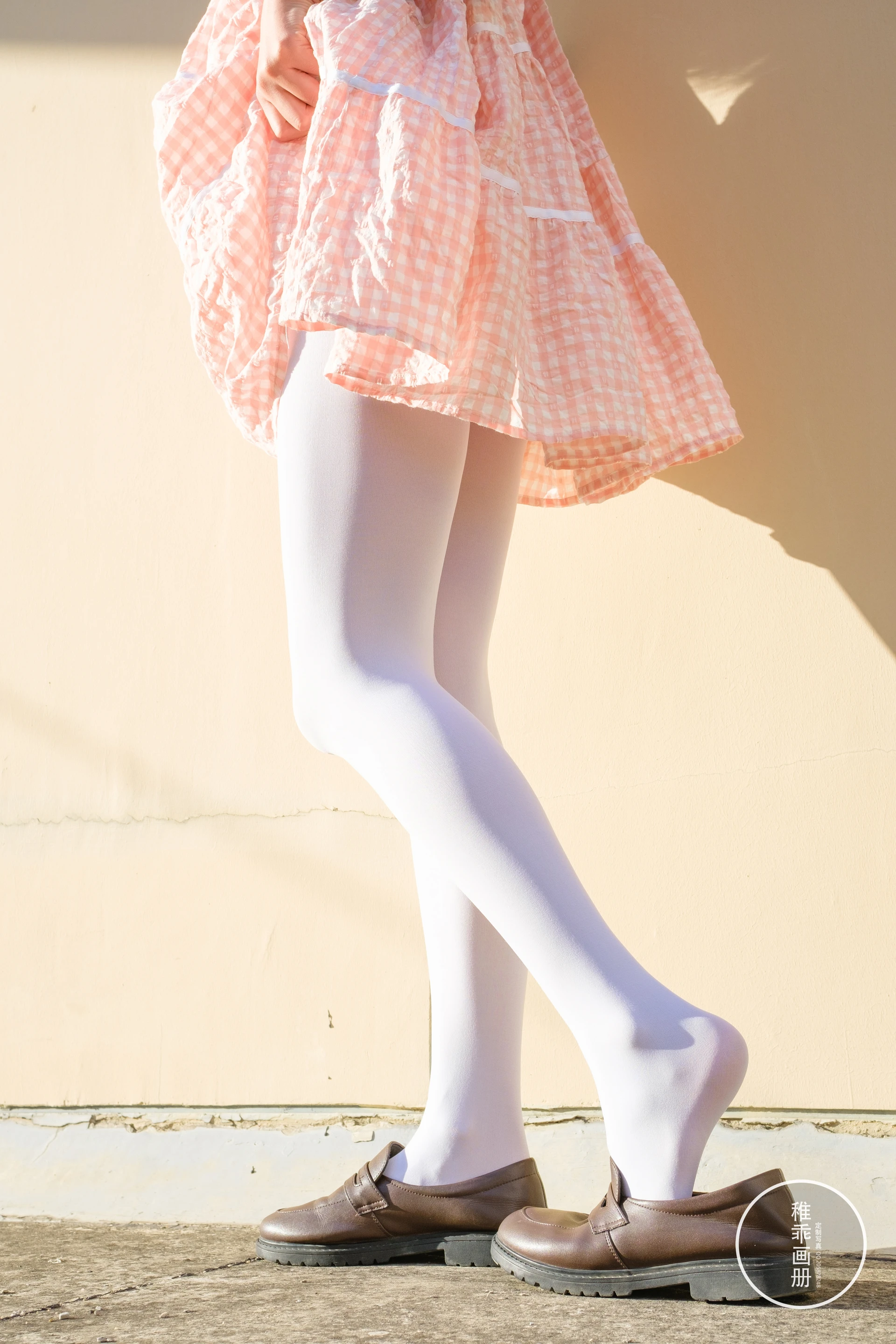 稚乖画册 晴空-06 赤西夜夜 天台粉裙白丝双马尾 [82P-1.04GB]JK制服, 双马尾, 可爱, 晴空, 白丝, 稚乖画册, 美腿, 美足, 赤西夜夜