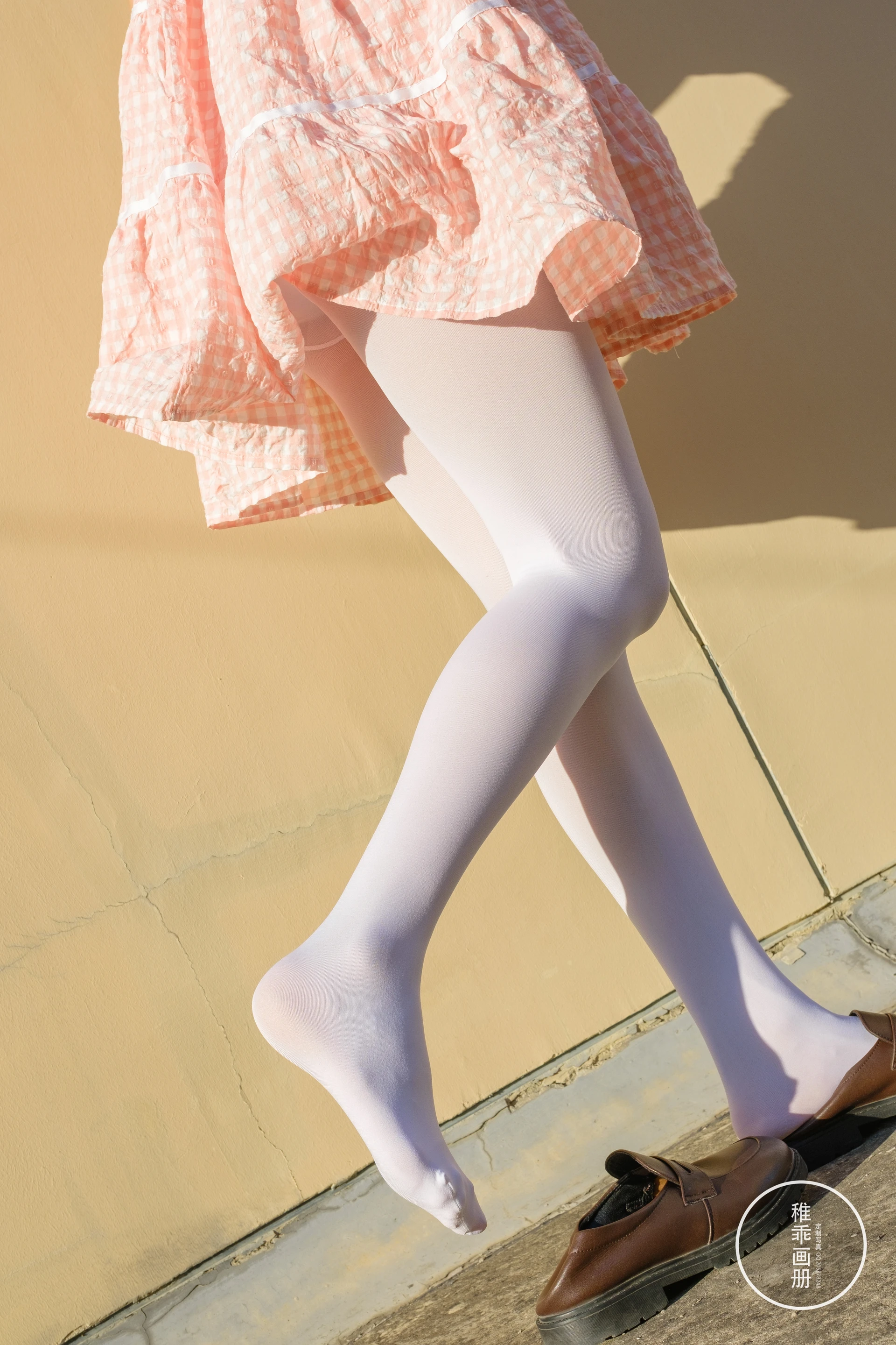 稚乖画册 晴空-06 赤西夜夜 天台粉裙白丝双马尾 [82P-1.04GB]JK制服, 双马尾, 可爱, 晴空, 白丝, 稚乖画册, 美腿, 美足, 赤西夜夜