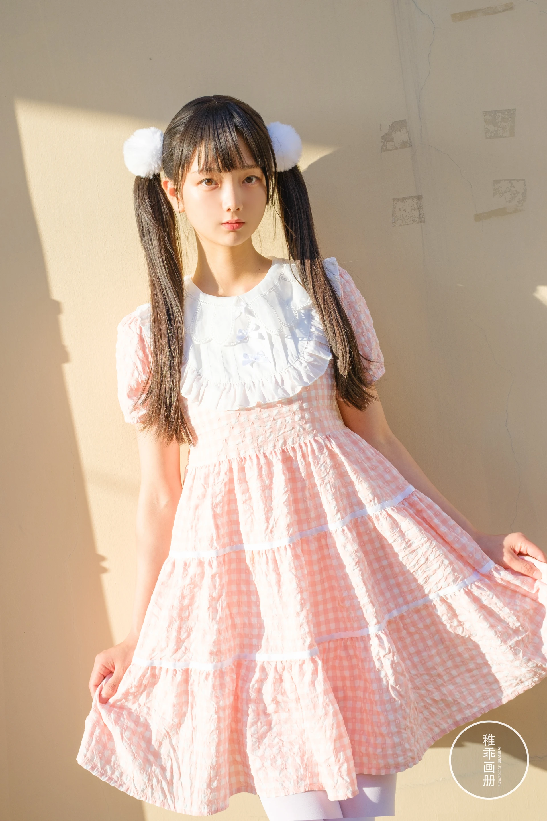 稚乖画册 晴空-06 赤西夜夜 天台粉裙白丝双马尾 [82P-1.04GB]JK制服, 双马尾, 可爱, 晴空, 白丝, 稚乖画册, 美腿, 美足, 赤西夜夜