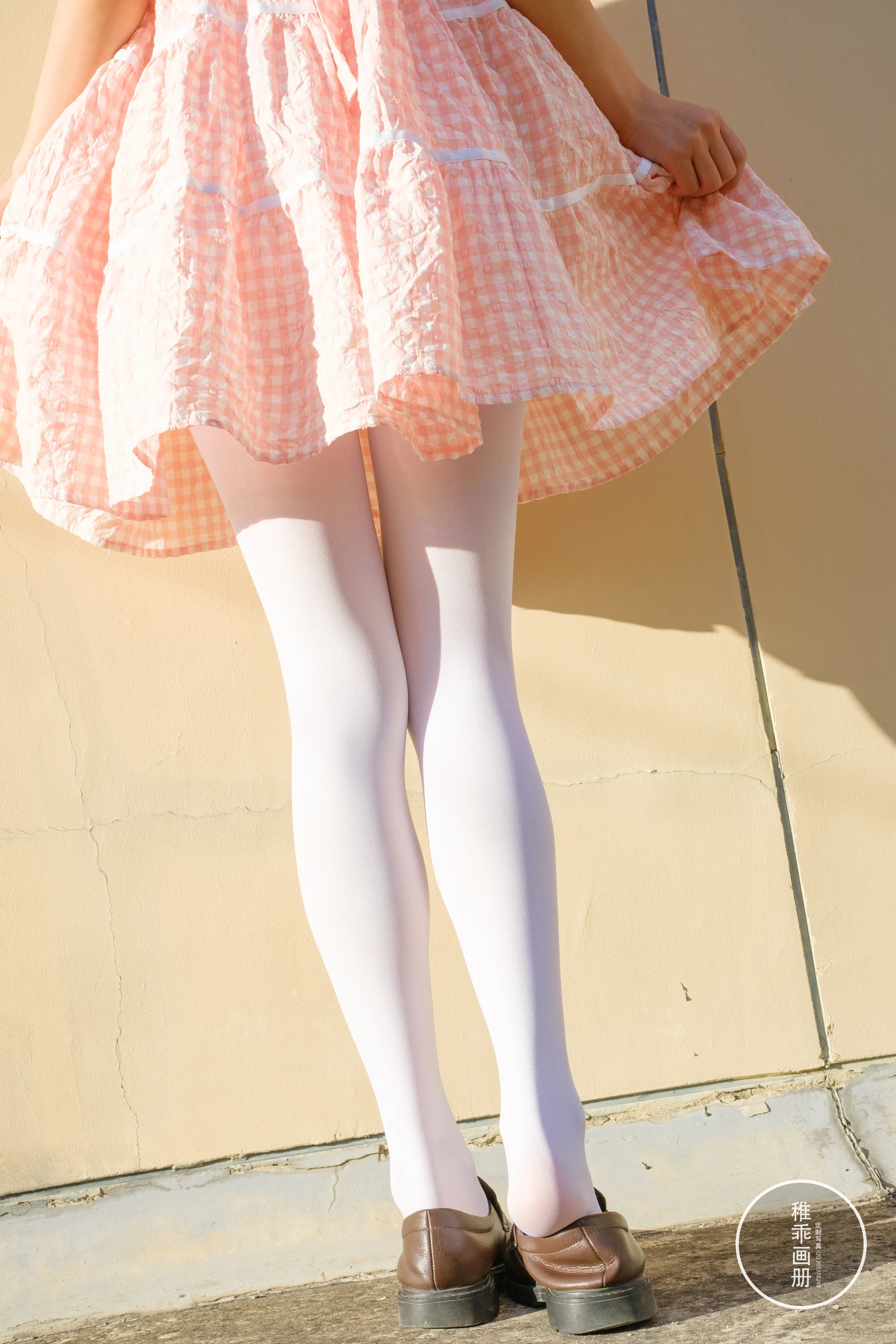 稚乖画册 晴空-06 赤西夜夜 天台粉裙白丝双马尾 [82P-1.04GB]JK制服, 双马尾, 可爱, 晴空, 白丝, 稚乖画册, 美腿, 美足, 赤西夜夜