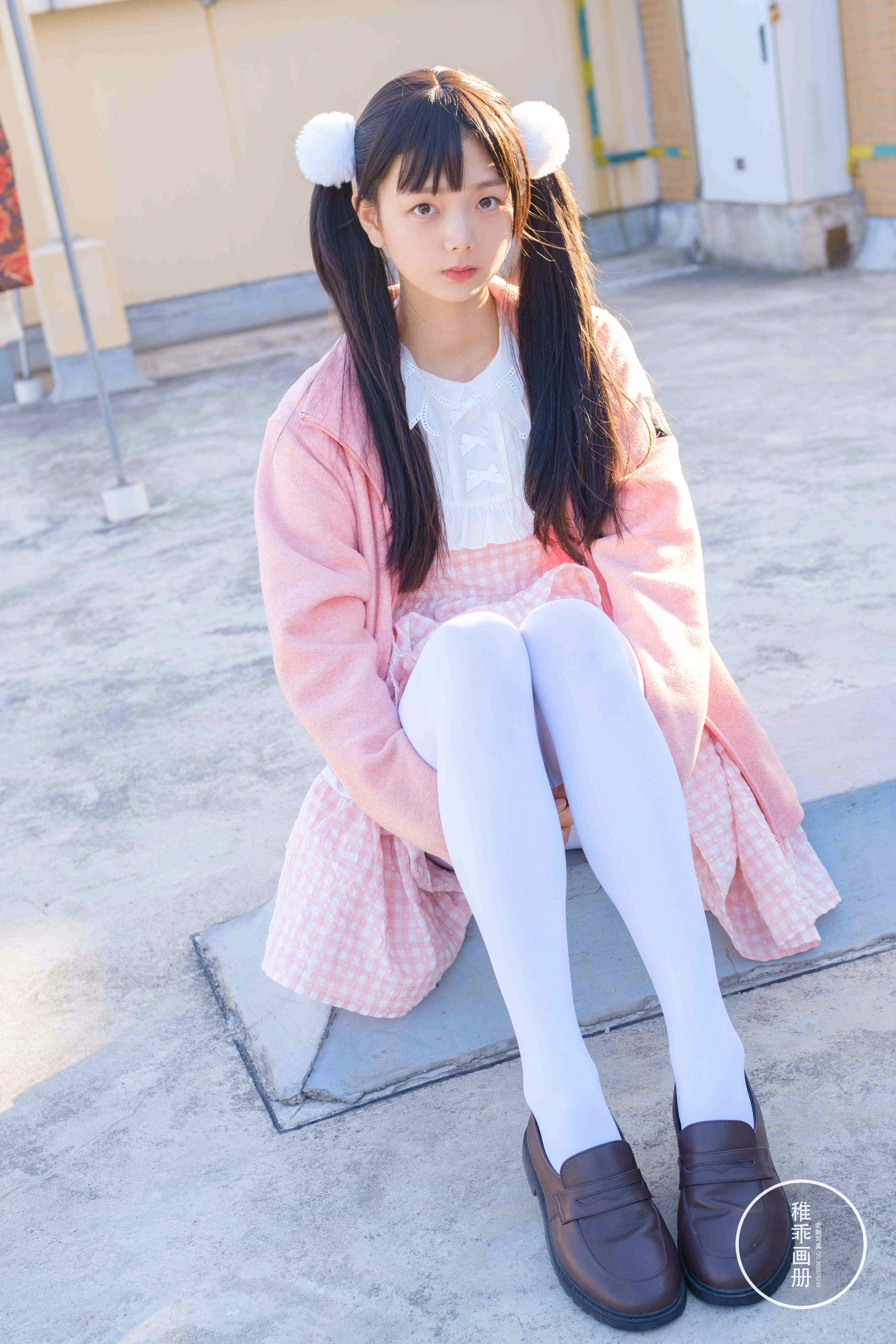 稚乖画册 晴空-06 赤西夜夜 天台粉裙白丝双马尾 [82P-1.04GB]JK制服, 双马尾, 可爱, 晴空, 白丝, 稚乖画册, 美腿, 美足, 赤西夜夜