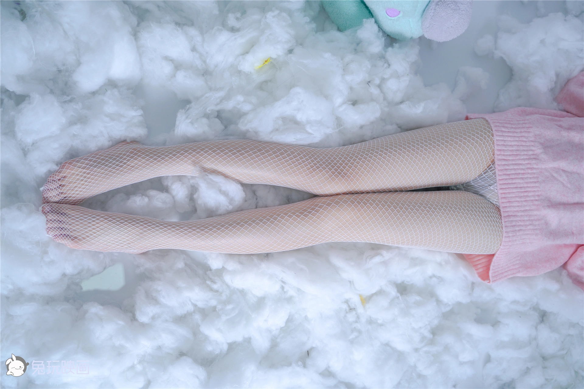C01.004 粉红毛衣和白网袜 [48P-167MB]