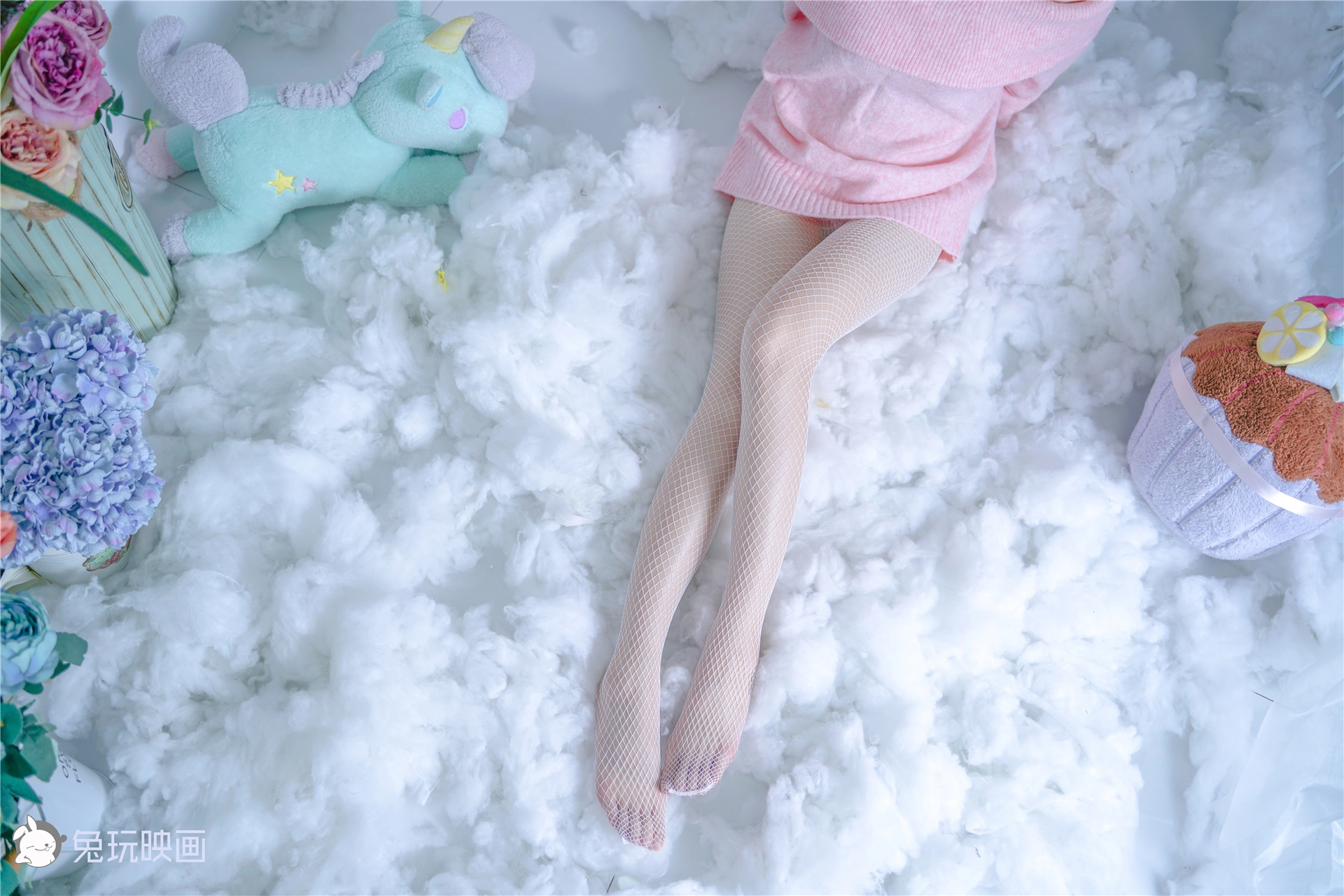 C01.004 粉红毛衣和白网袜 [48P-167MB]
