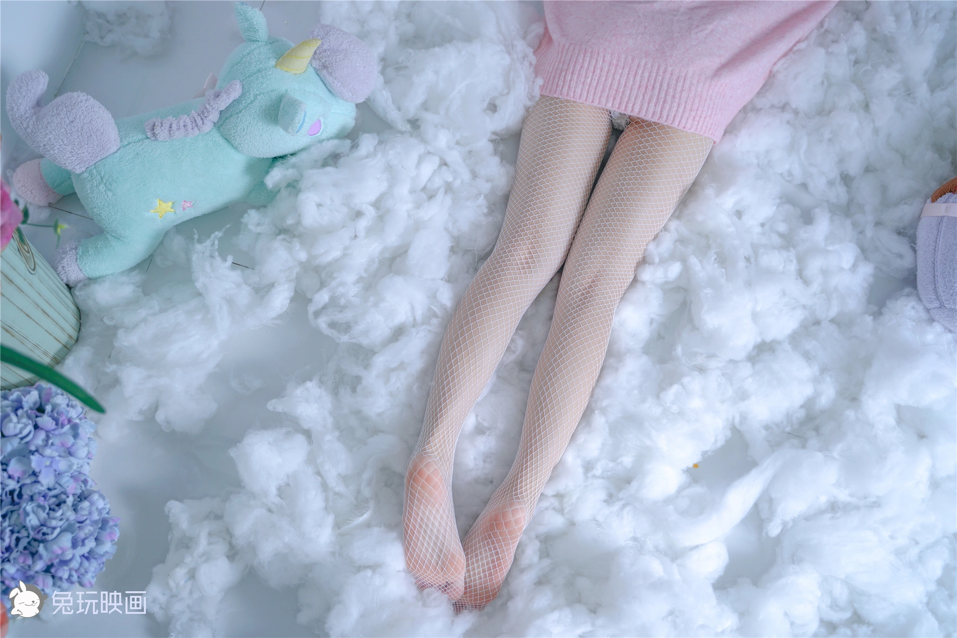 C01.004 粉红毛衣和白网袜 [48P-167MB]