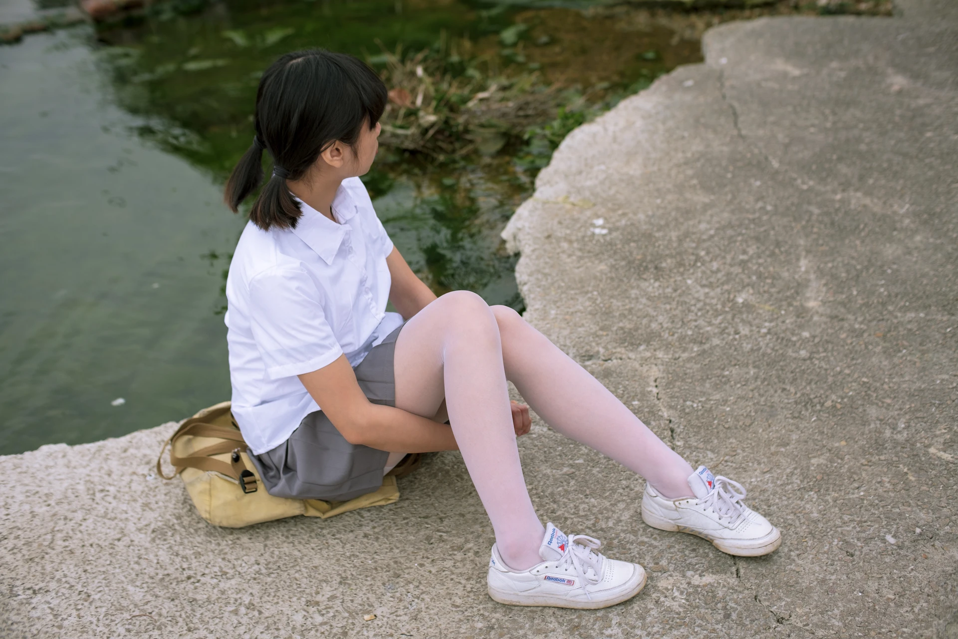 森萝财团 BETA-014 [85P-942M]学生装, 白丝, 美腿