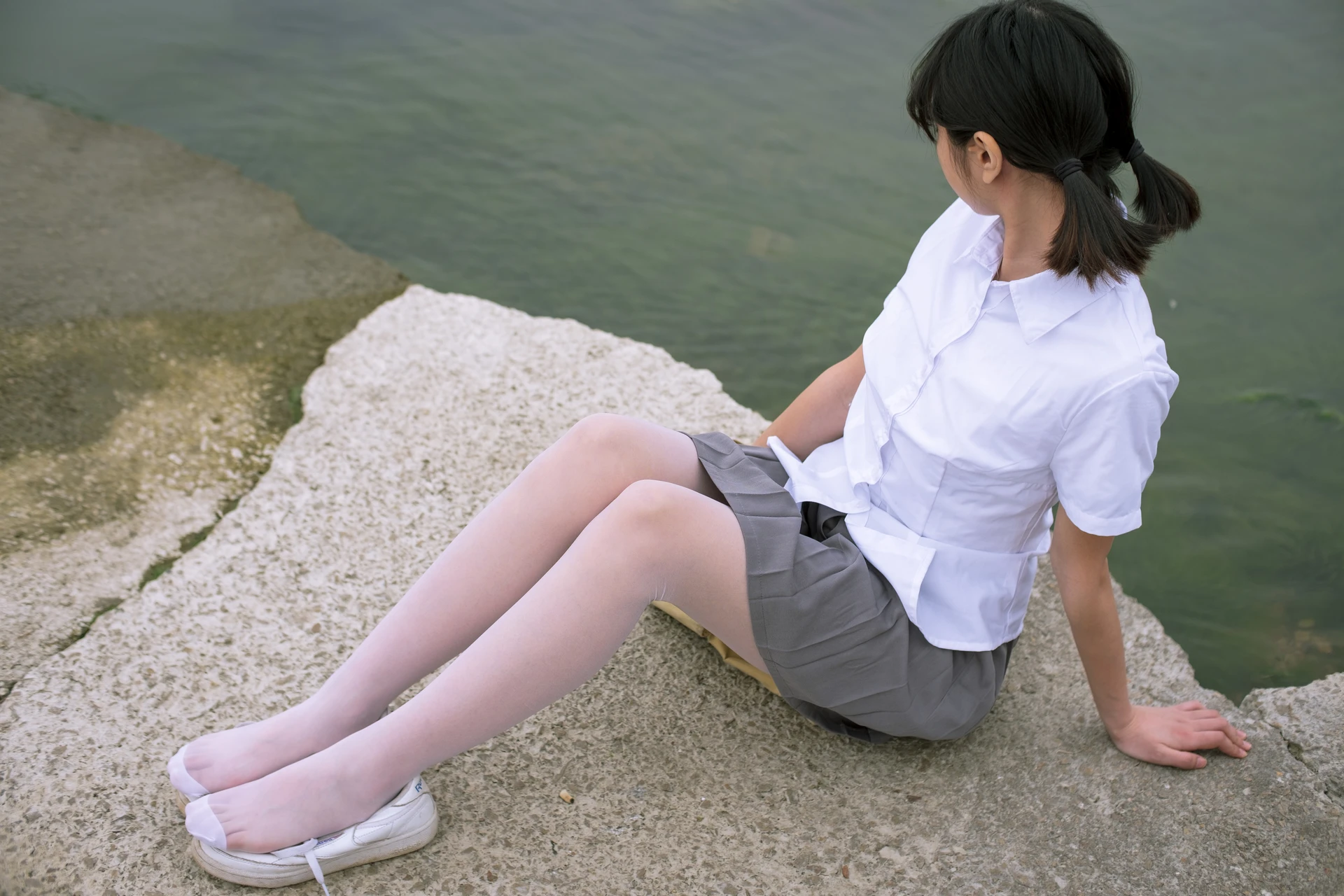 森萝财团 BETA-014 [85P-942M]学生装, 白丝, 美腿