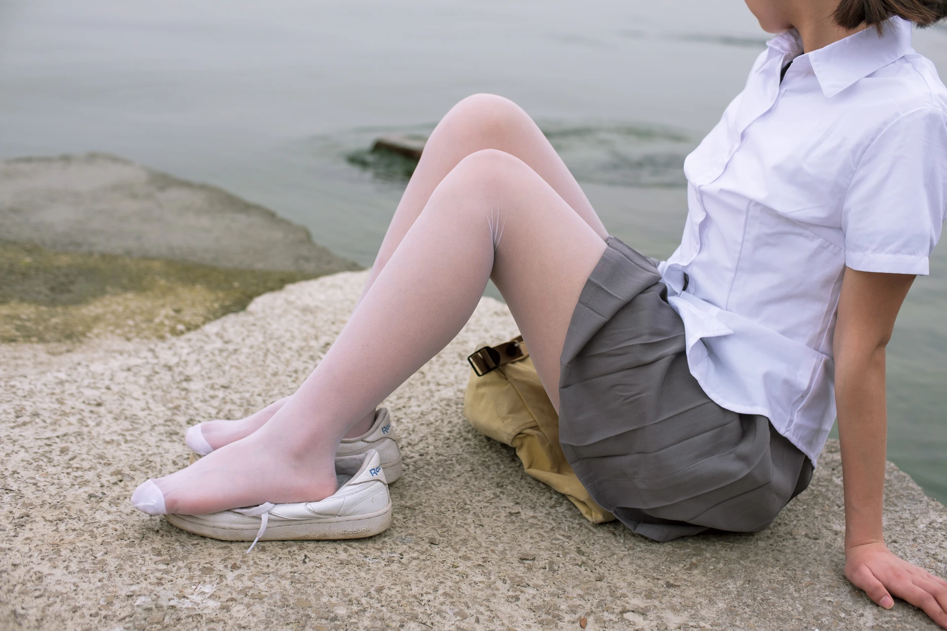 森萝财团 BETA-014 [85P-942M]学生装, 白丝, 美腿