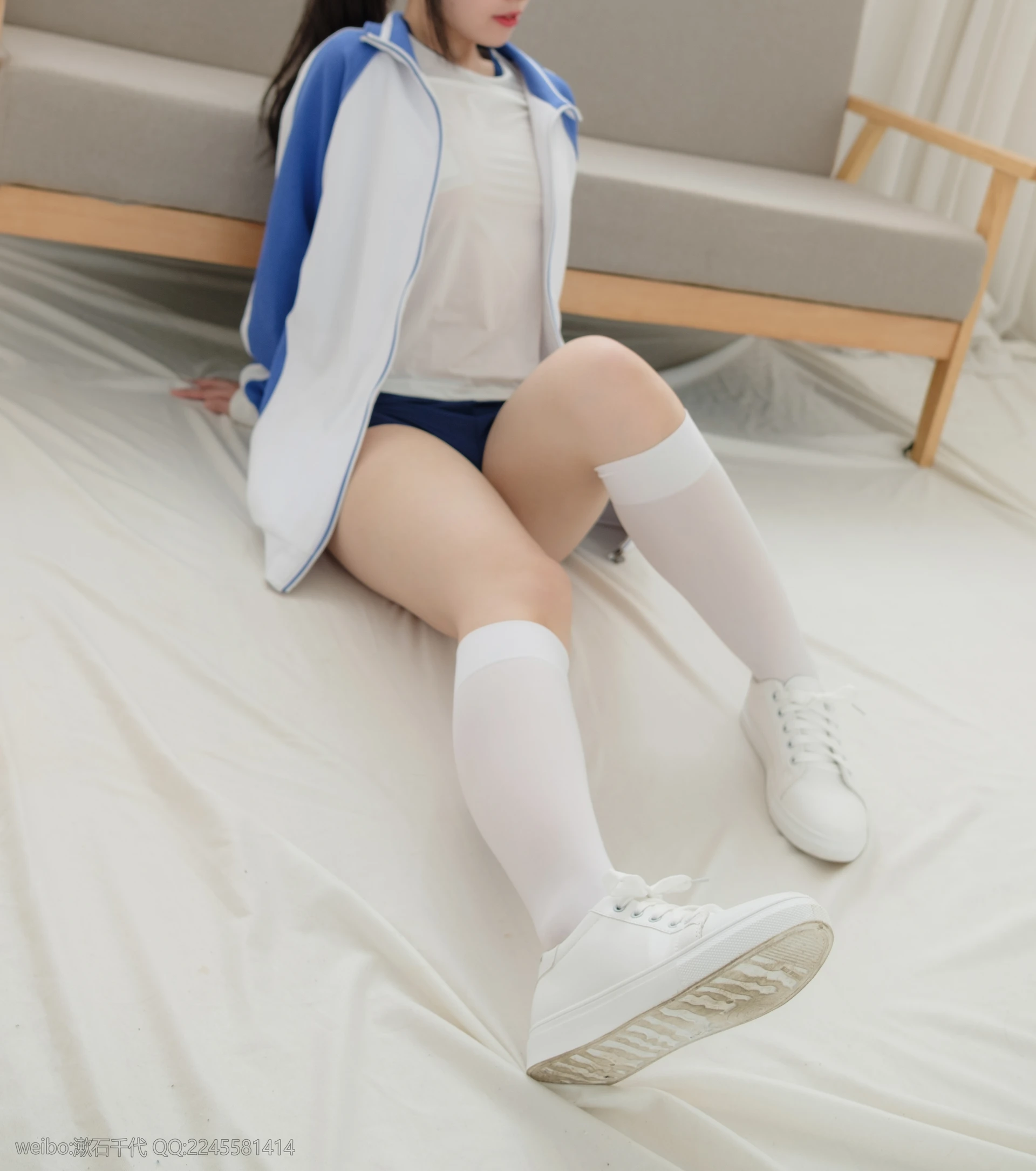 轻兰映画 HANA.003 白丝校服体操服[80P-489.9MB]体操服, 校服, 白丝, 美腿, 美足, 轻兰映画