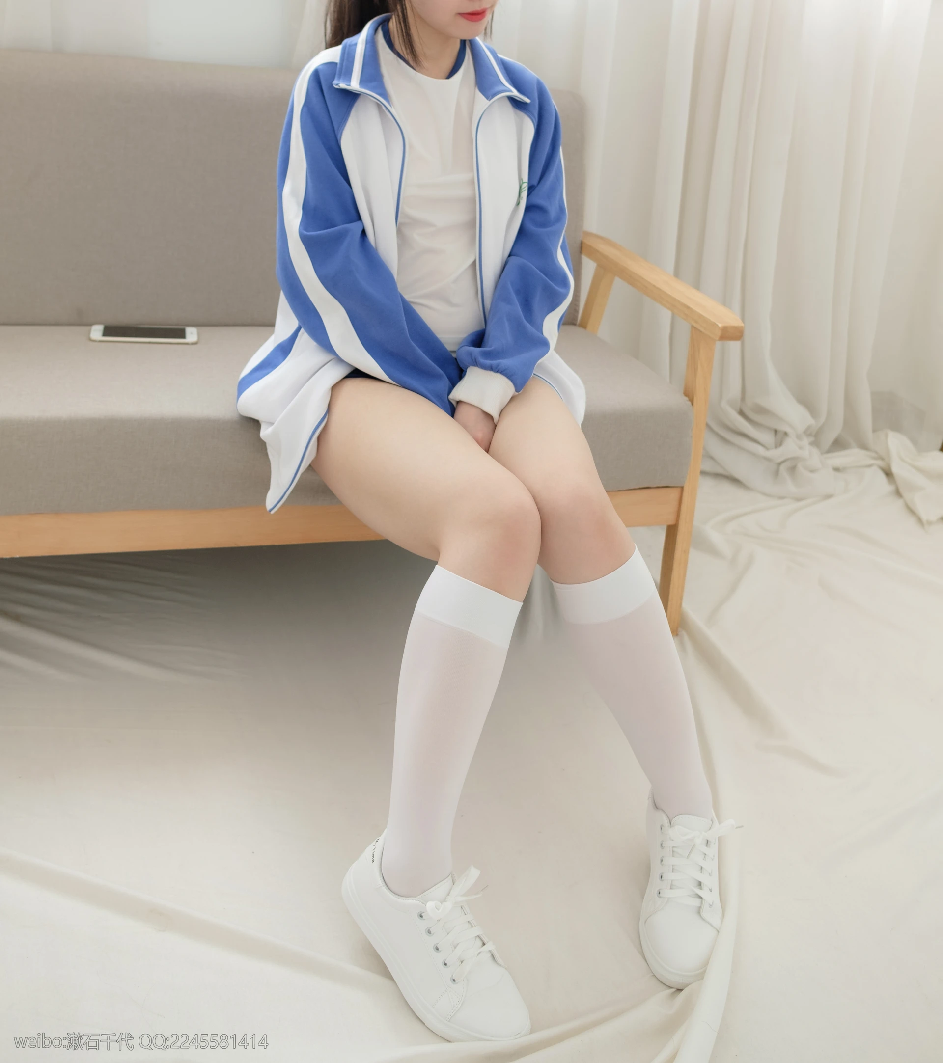 轻兰映画 HANA.003 白丝校服体操服[80P-489.9MB]体操服, 校服, 白丝, 美腿, 美足, 轻兰映画