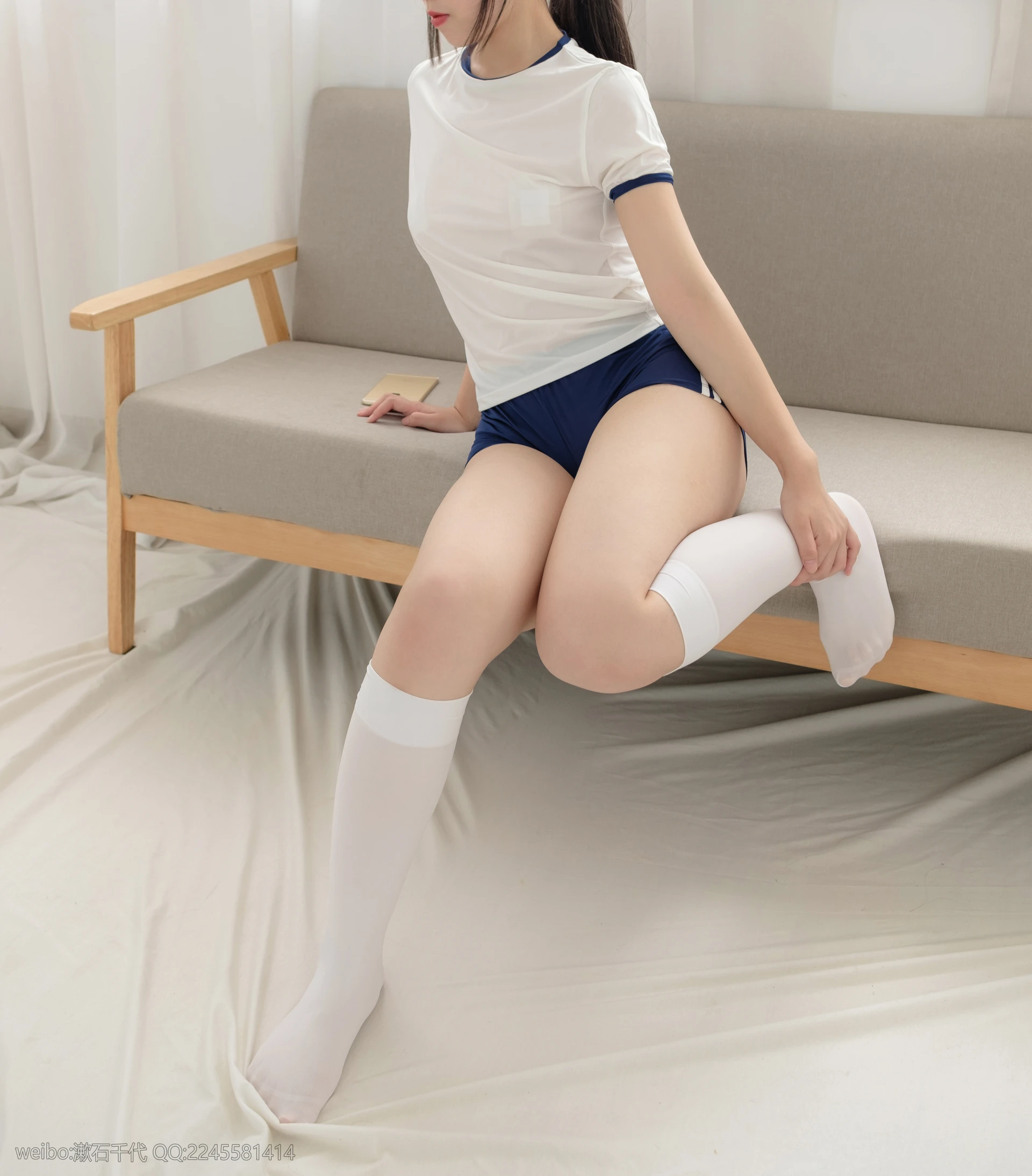 轻兰映画 HANA.003 白丝校服体操服[80P-489.9MB]体操服, 校服, 白丝, 美腿, 美足, 轻兰映画