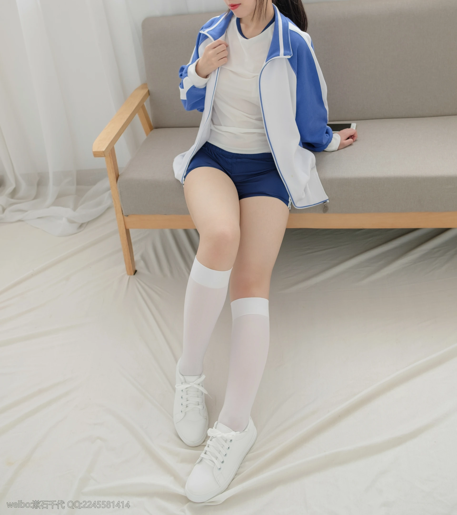 轻兰映画 HANA.003 白丝校服体操服[80P-489.9MB]体操服, 校服, 白丝, 美腿, 美足, 轻兰映画