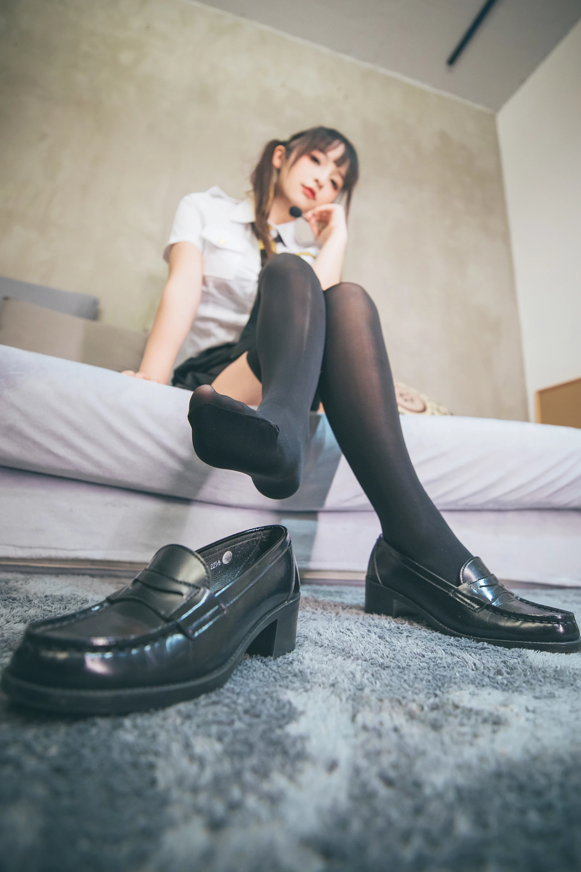 神楽坂真冬 第三季 序号24：「お帰りなさい、指揮官」 [150P2V-666MB]OL制服, 内衣, 双马尾, 神楽坂真冬, 美腿, 美足, 高跟鞋, 黑丝