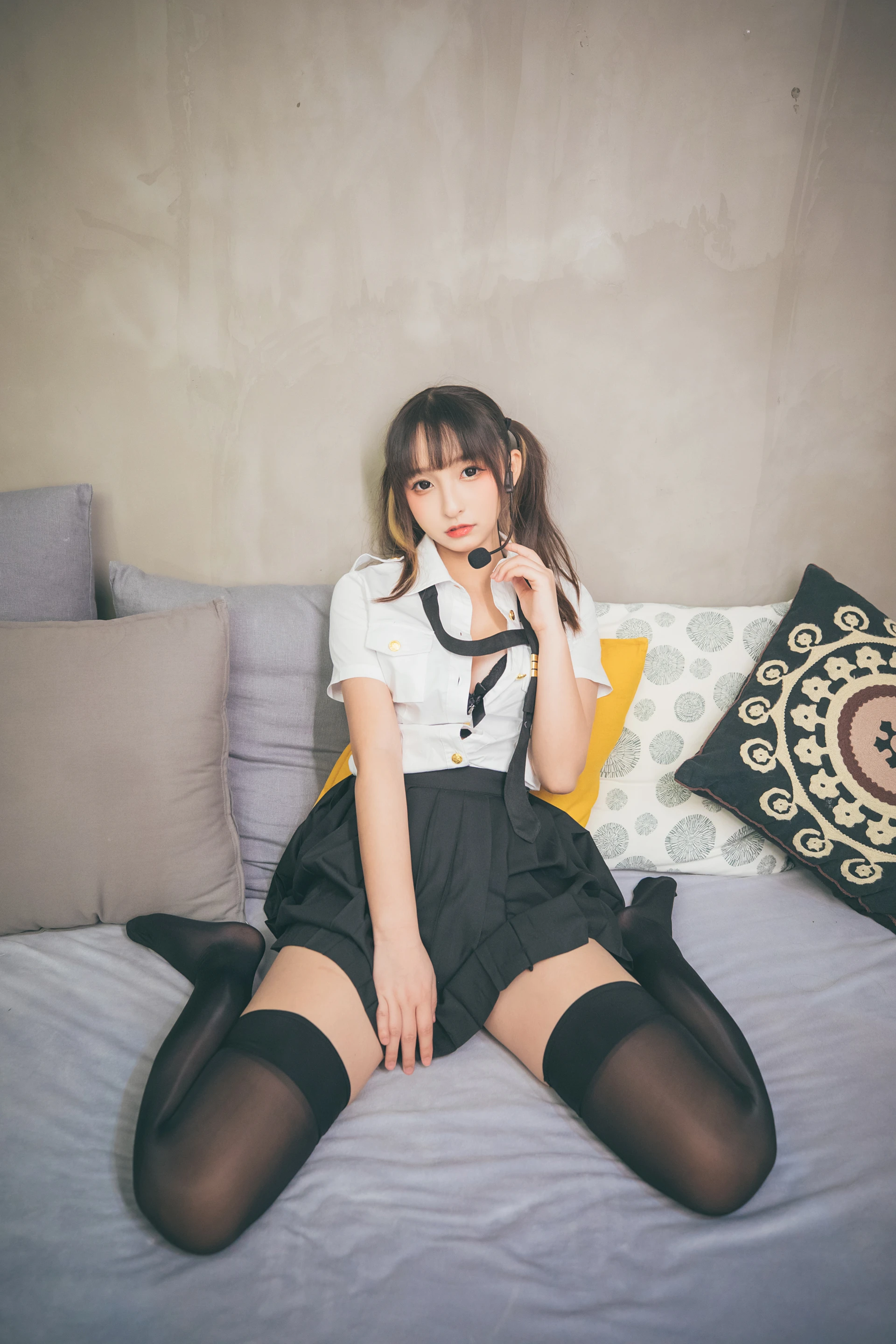 神楽坂真冬 第三季 序号24：「お帰りなさい、指揮官」 [150P2V-666MB]OL制服, 内衣, 双马尾, 神楽坂真冬, 美腿, 美足, 高跟鞋, 黑丝