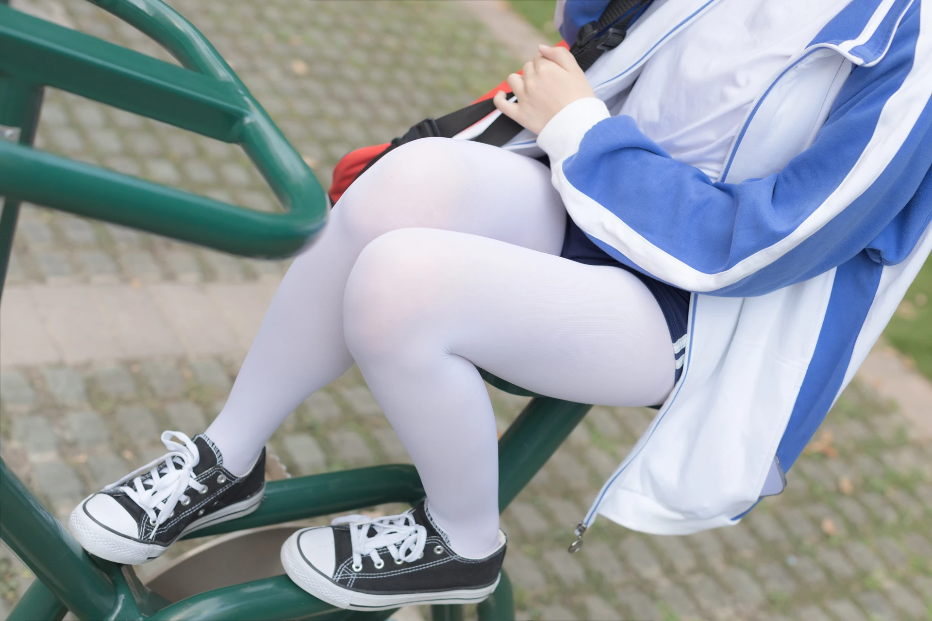 森萝财团 無料 – 05 户外白丝校服体操服[19P-243.9M]