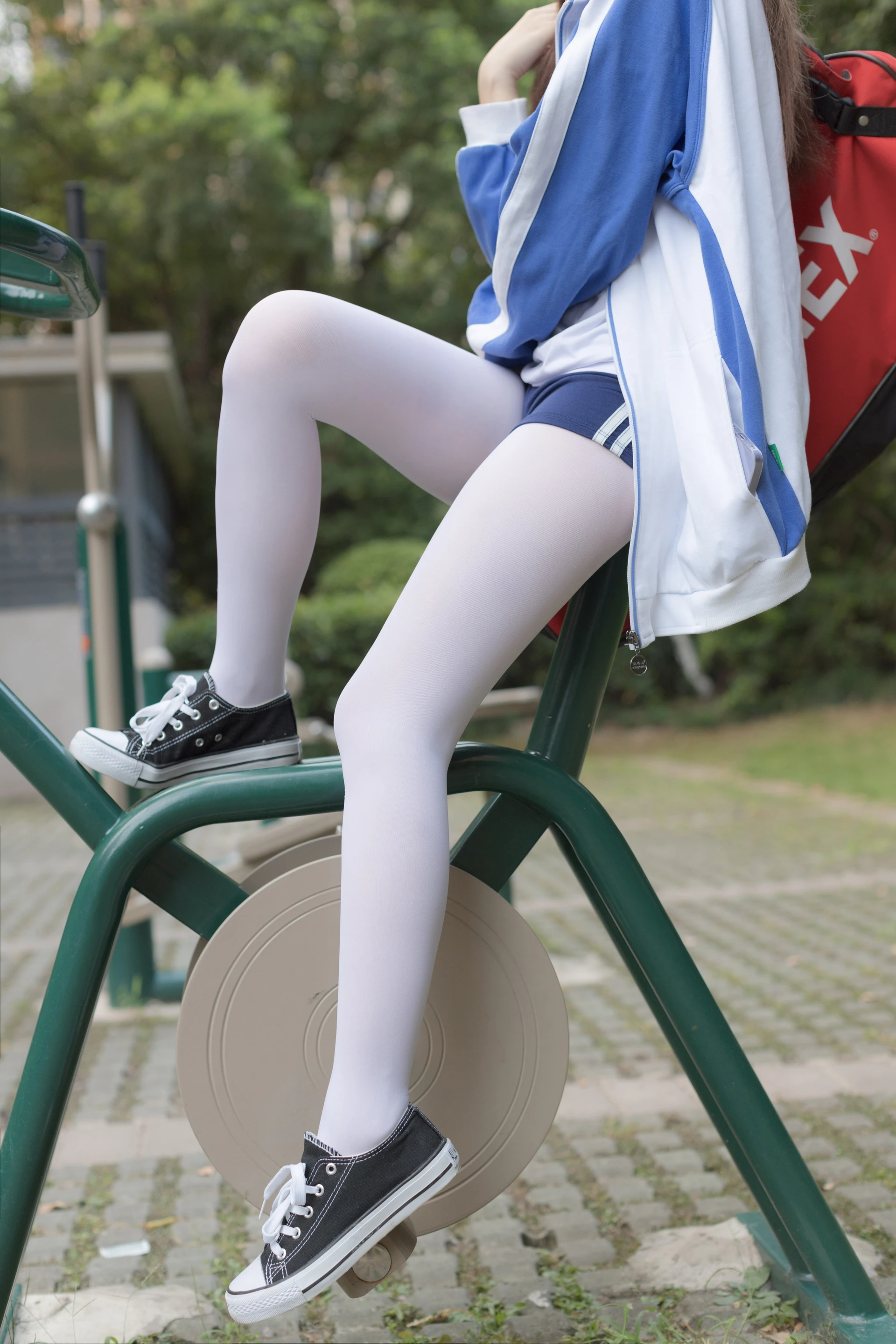 森萝财团 無料 – 05 户外白丝校服体操服[19P-243.9M]