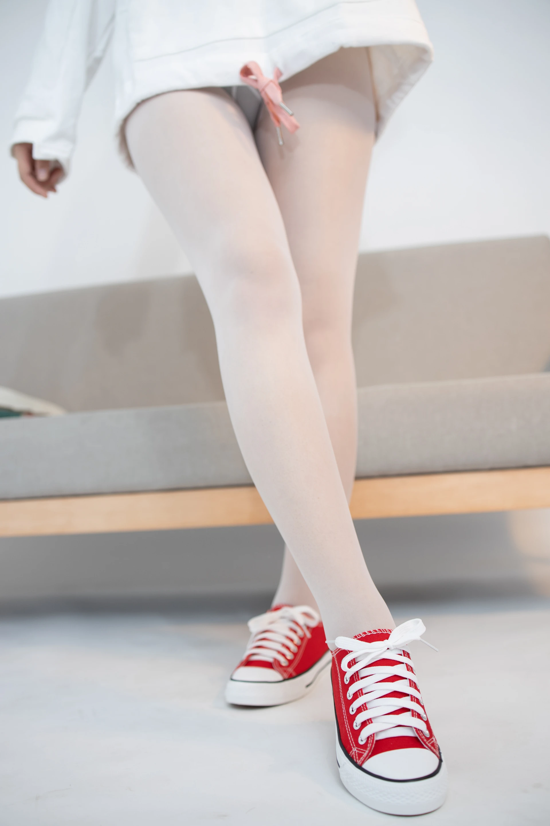 JKFUN-040 红色帆布鞋定制 小夜 [50P1V-1.77G]JKFUN, 可爱, 小夜, 森萝财团, 白丝, 美腿