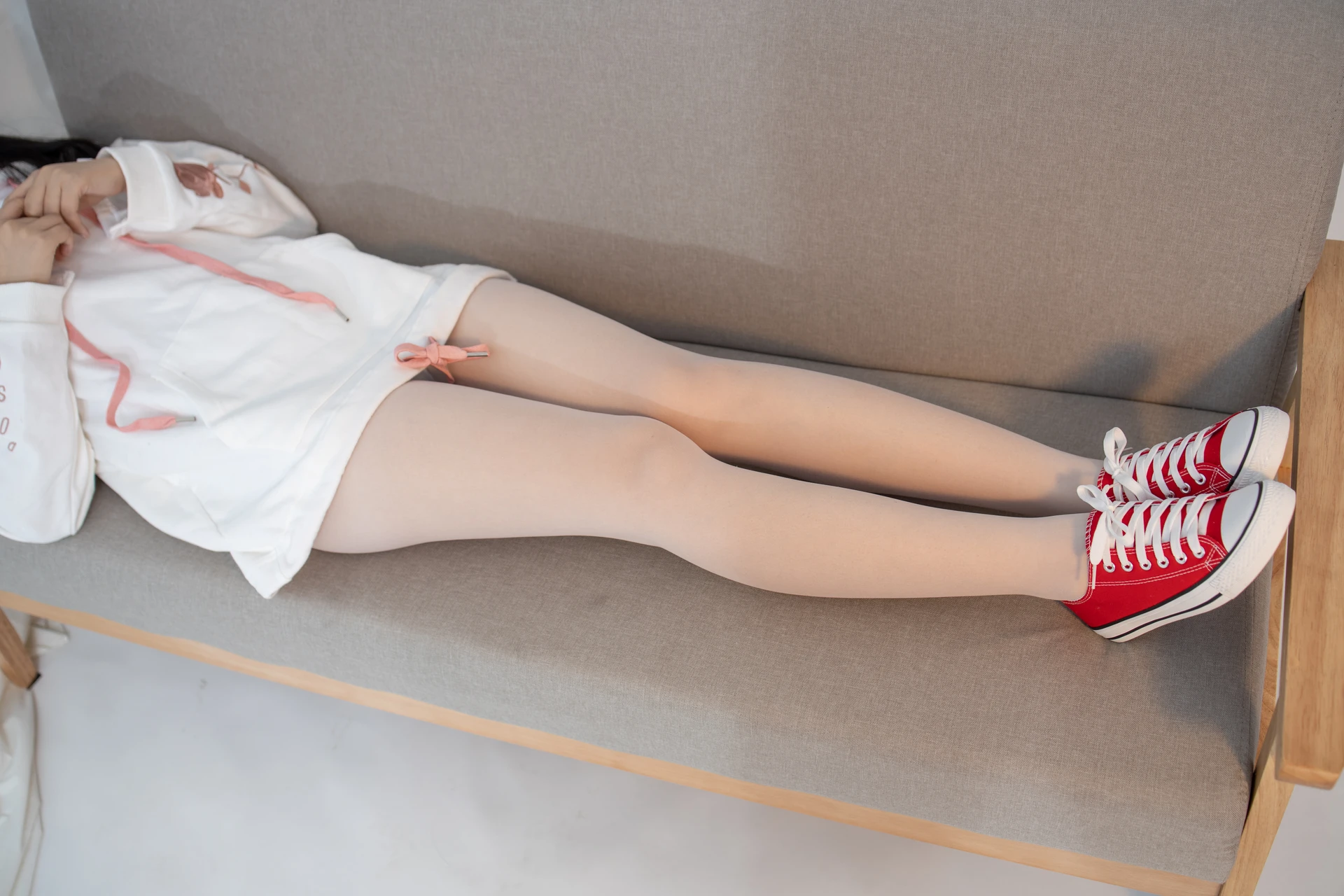 JKFUN-040 红色帆布鞋定制 小夜 [50P1V-1.77G]JKFUN, 可爱, 小夜, 森萝财团, 白丝, 美腿