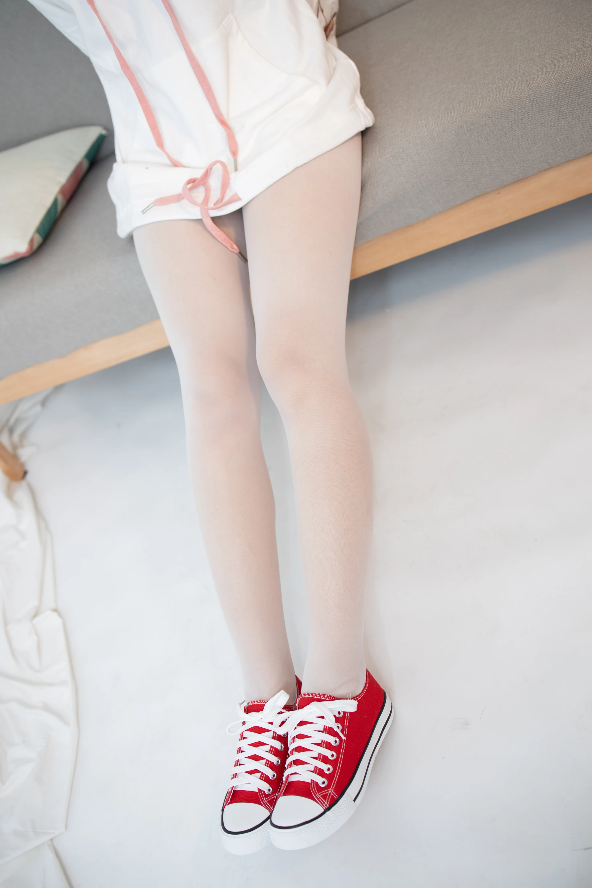 JKFUN-040 红色帆布鞋定制 小夜 [50P1V-1.77G]JKFUN, 可爱, 小夜, 森萝财团, 白丝, 美腿