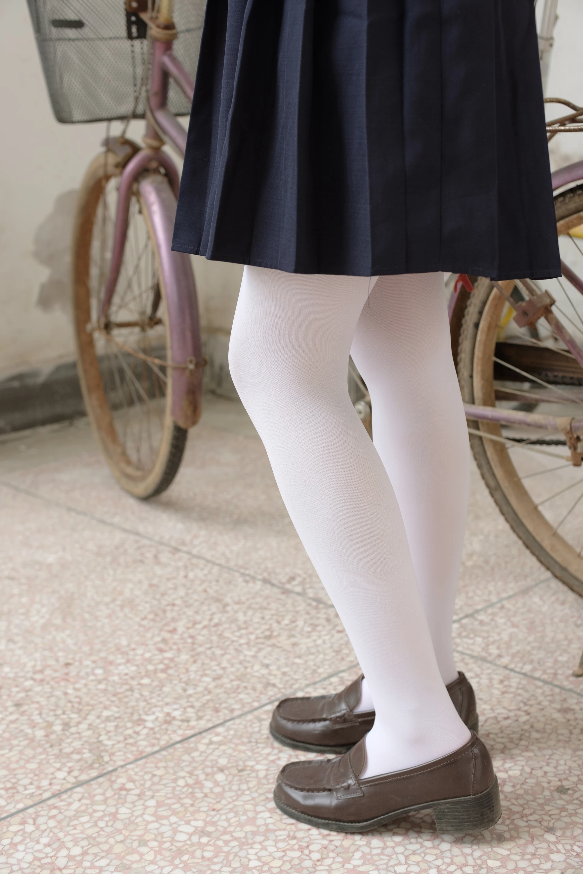 森萝财团 X-027 [113P1V-2.2G制服, 学生装, 校服, 森萝财团, 白丝, 美腿