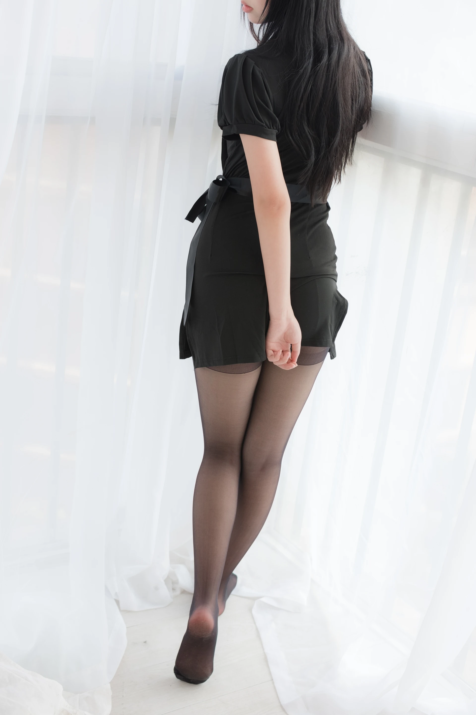 森萝财团 X-035 [84P1V-1.79G]制服, 森萝财团, 美腿, 黑丝